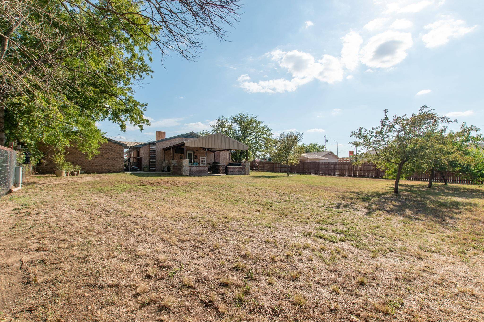 1707 E 4th Street, Lampasas, TX 76550