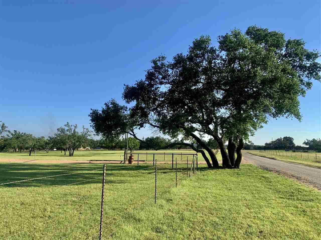 350 350 Gold-Schaefer RD, Fredericksburg, TX 78624-6848