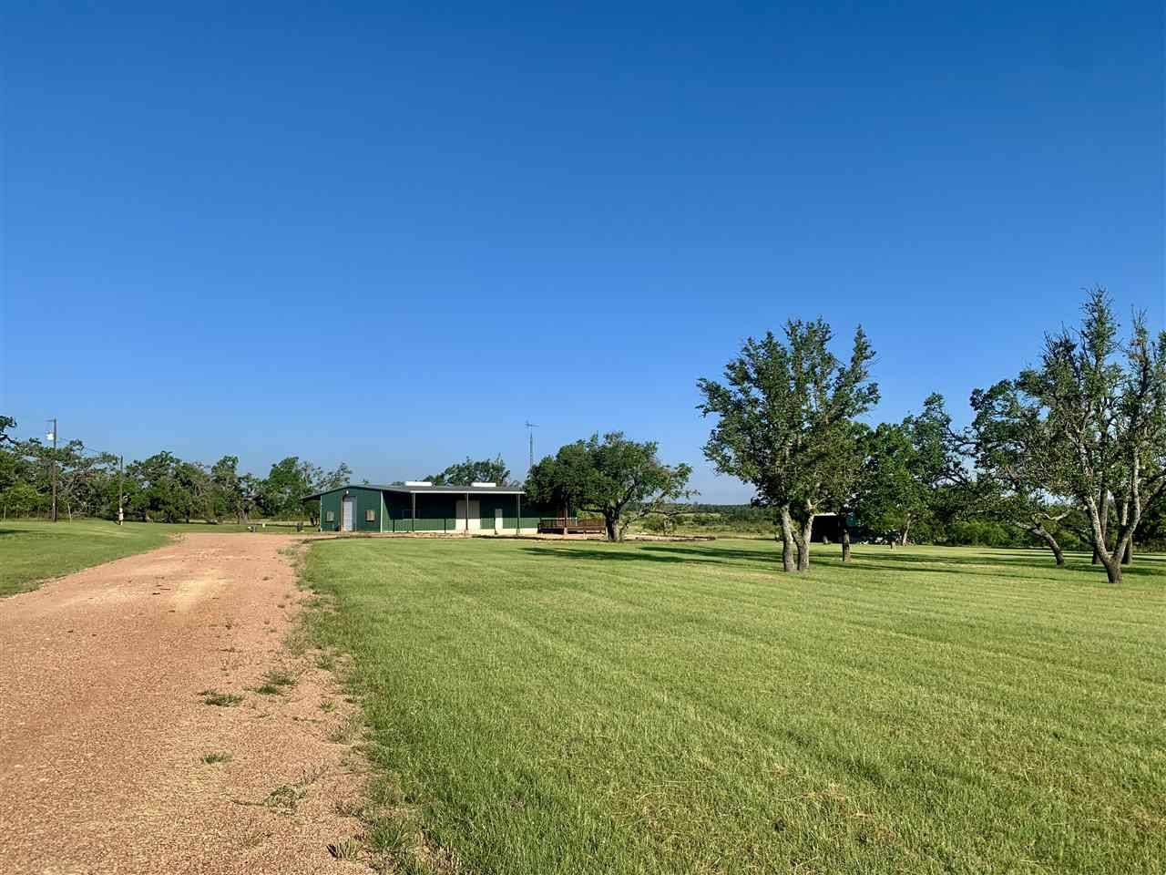 350 350 Gold-Schaefer RD, Fredericksburg, TX 78624-6848