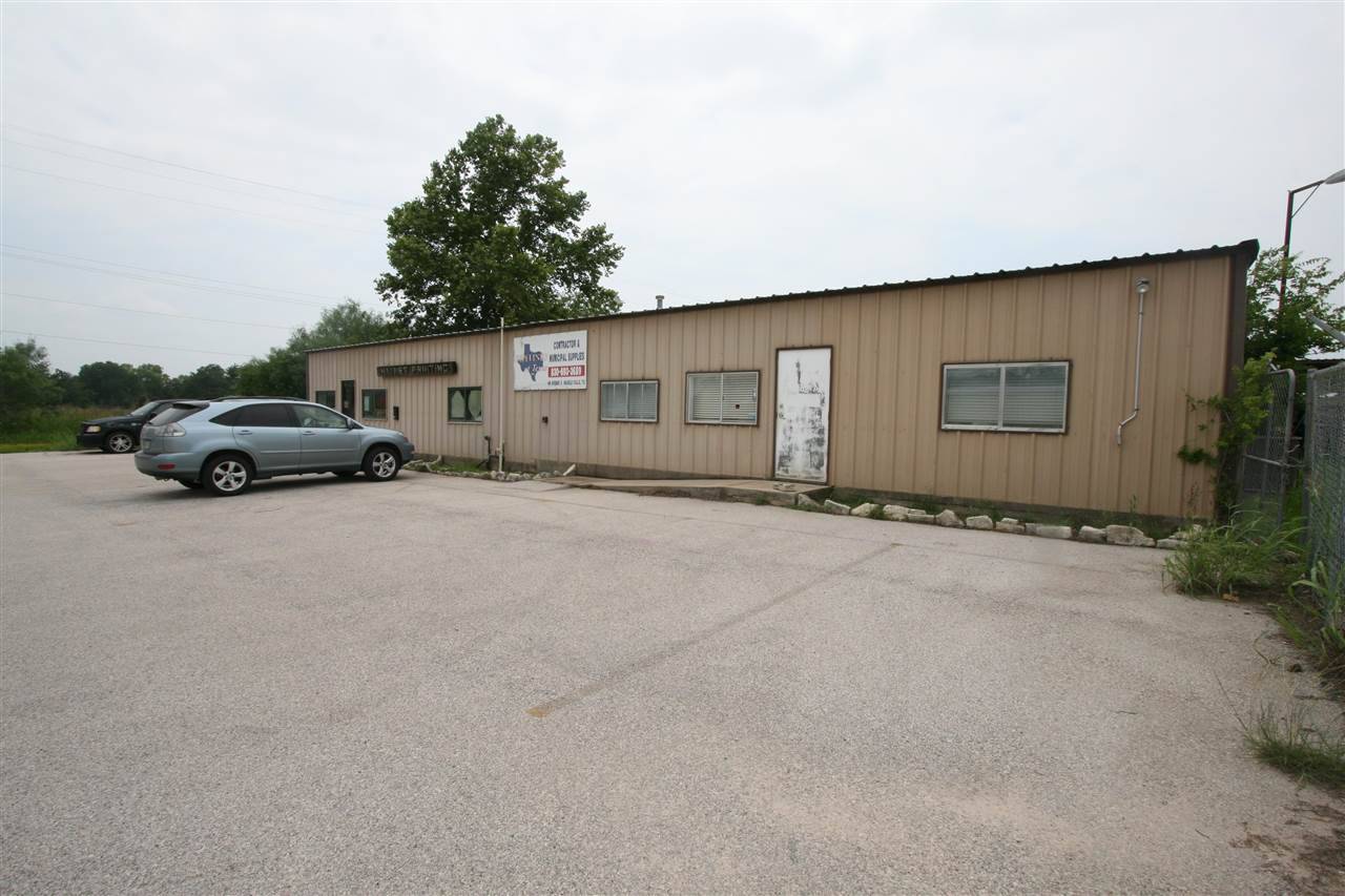 94 Avenue S, Marble Falls, TX 78654