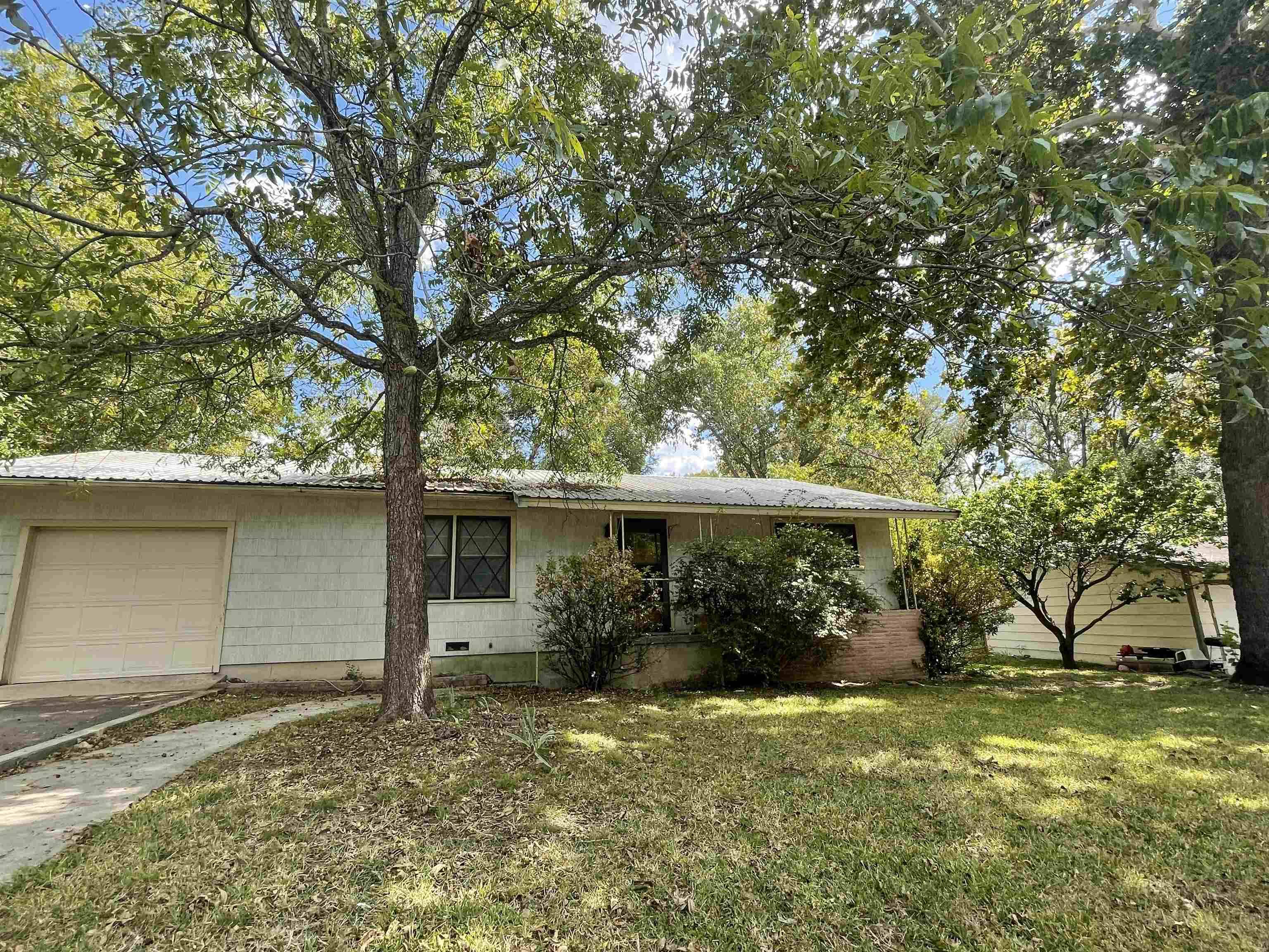 60 Sue Ann Dr, Lampasas, TX 76550