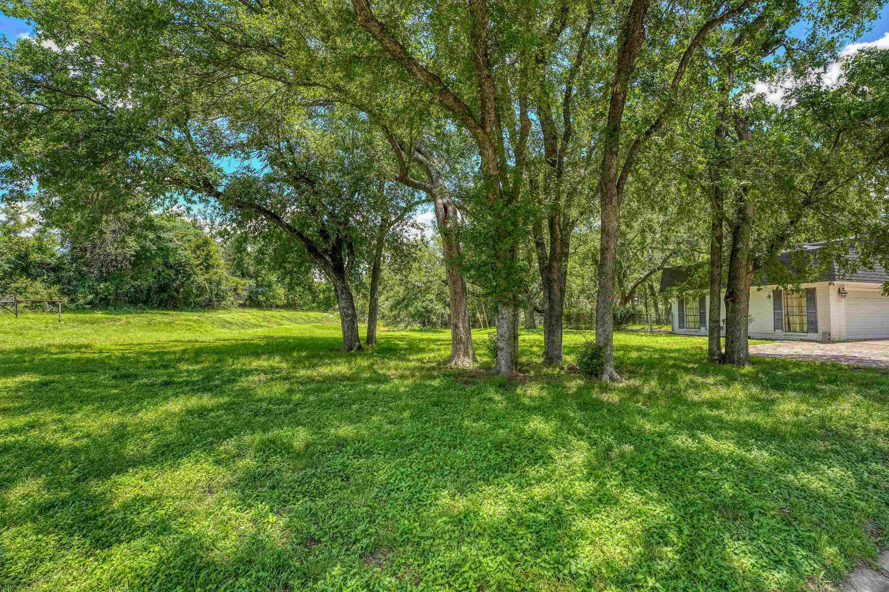 1207 Arbor LN, Marble Falls, TX 78654