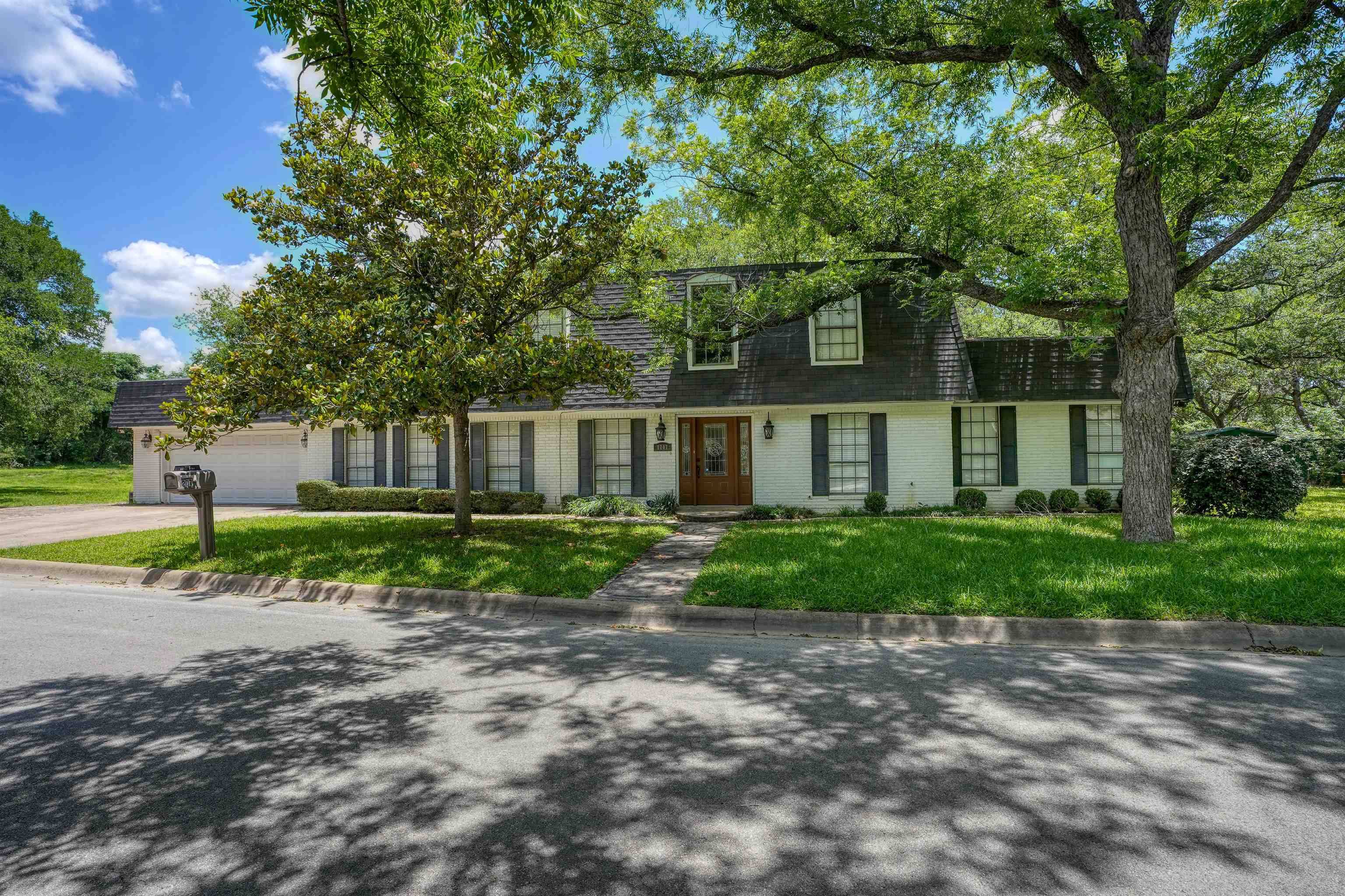 1207 Arbor LN, Marble Falls, TX 78654