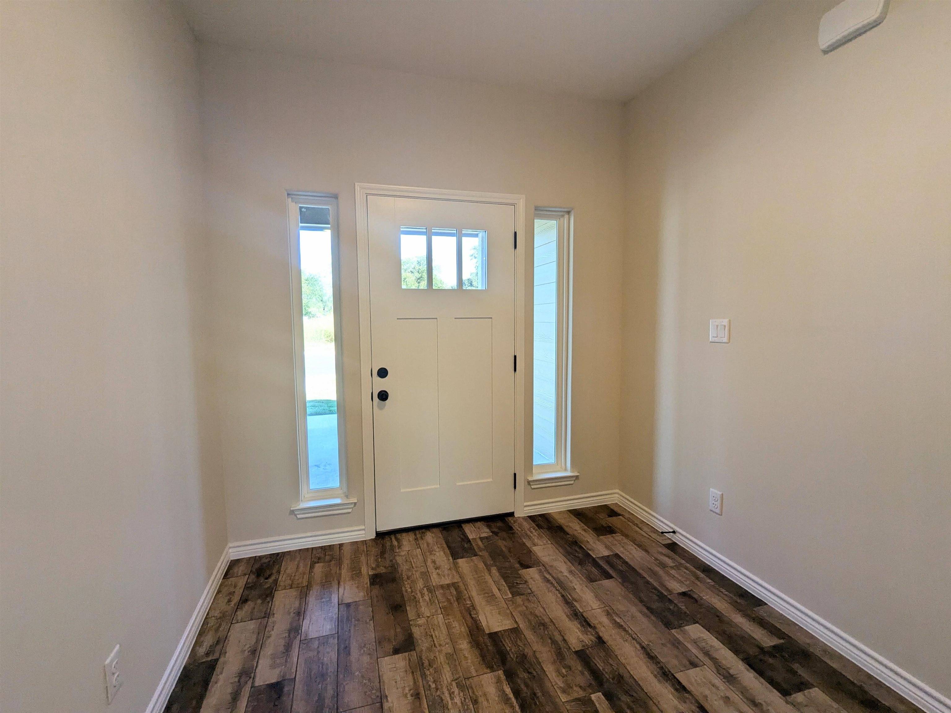 1714 E Ave G, Lampasas, TX 76550