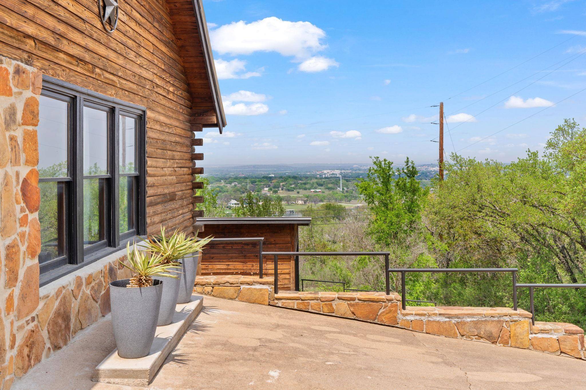 210 Circle DR, Horseshoe Bay, TX 78657