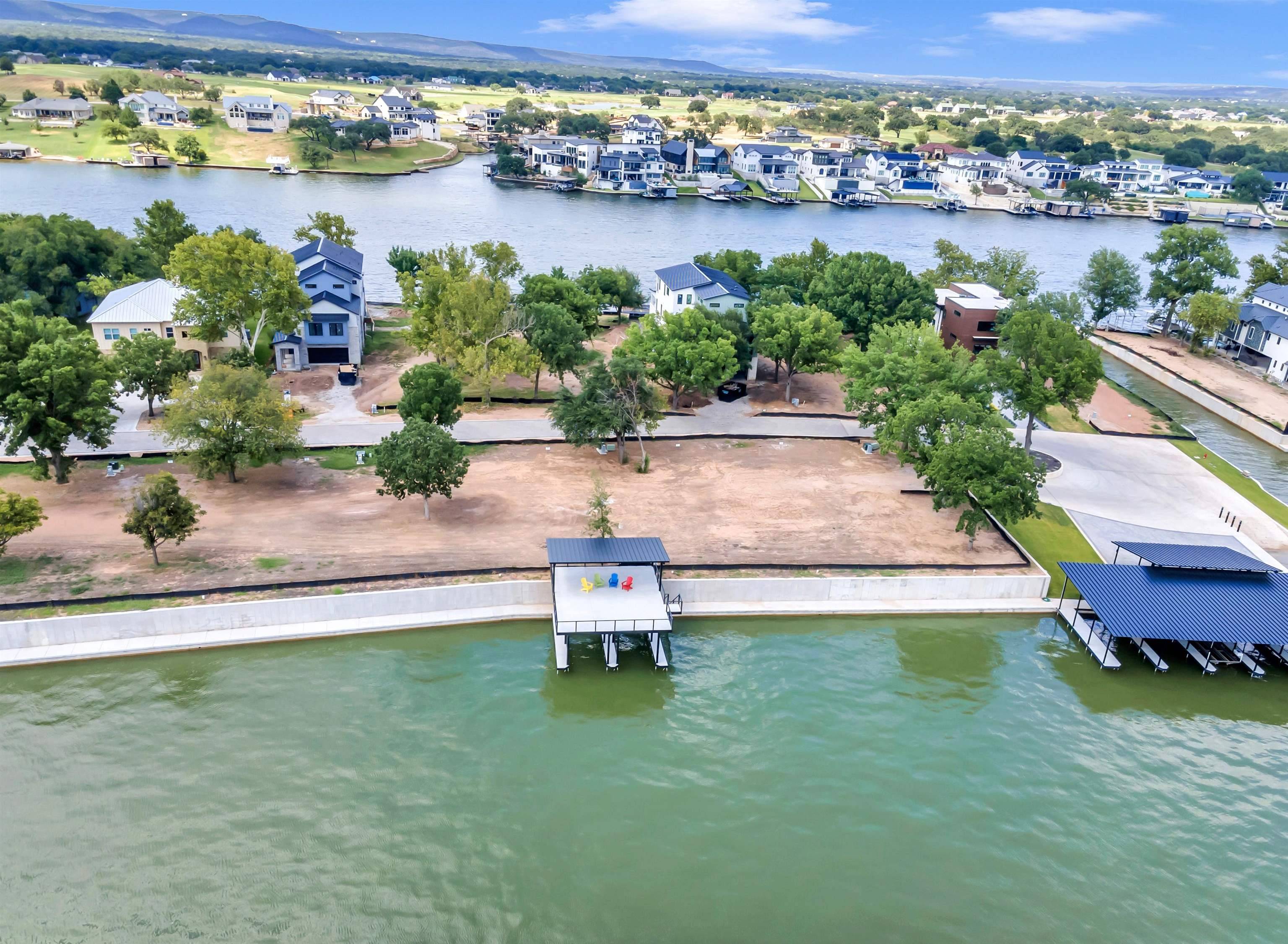 32 Lake ST, Kingsland, TX 78639