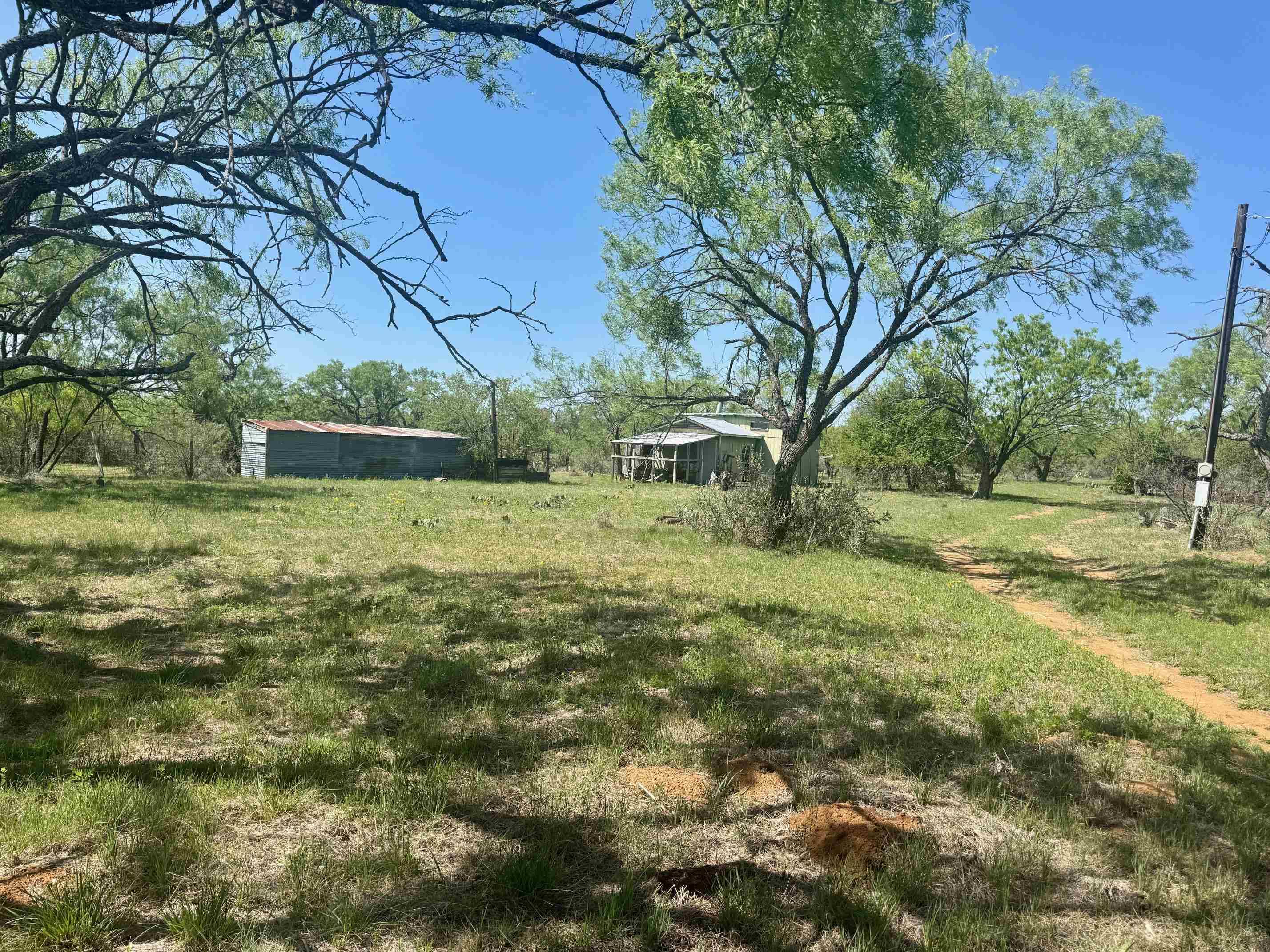 790 CR 102, Llano, TX 78643