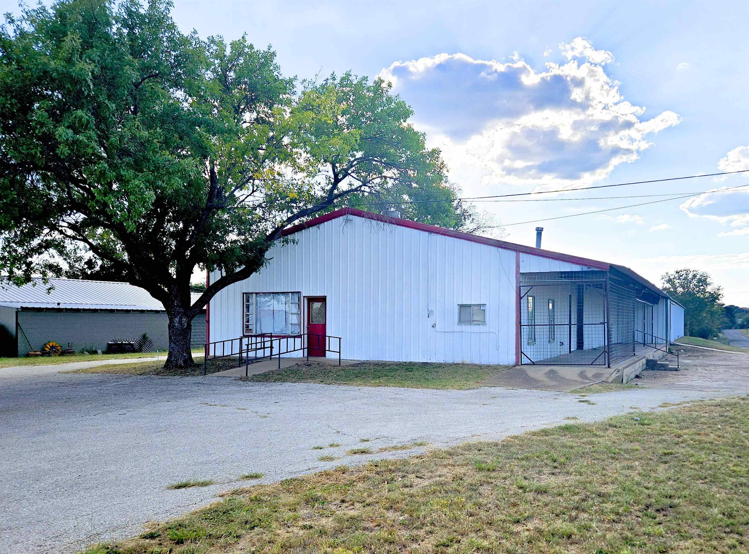 1209 Bessemer, Llano, TX 78643