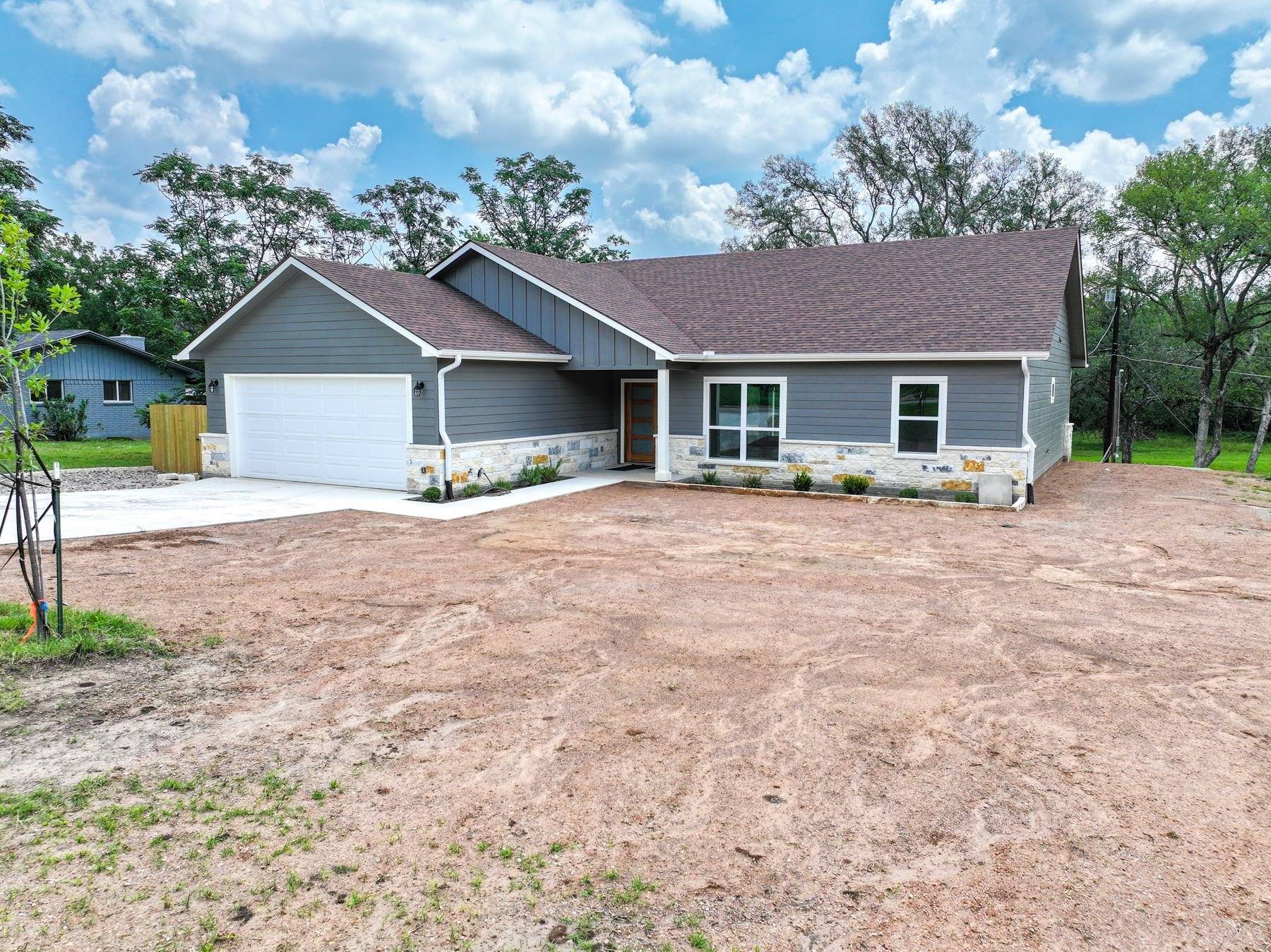 1415 Bluebonnet, Marble Falls, TX 78654