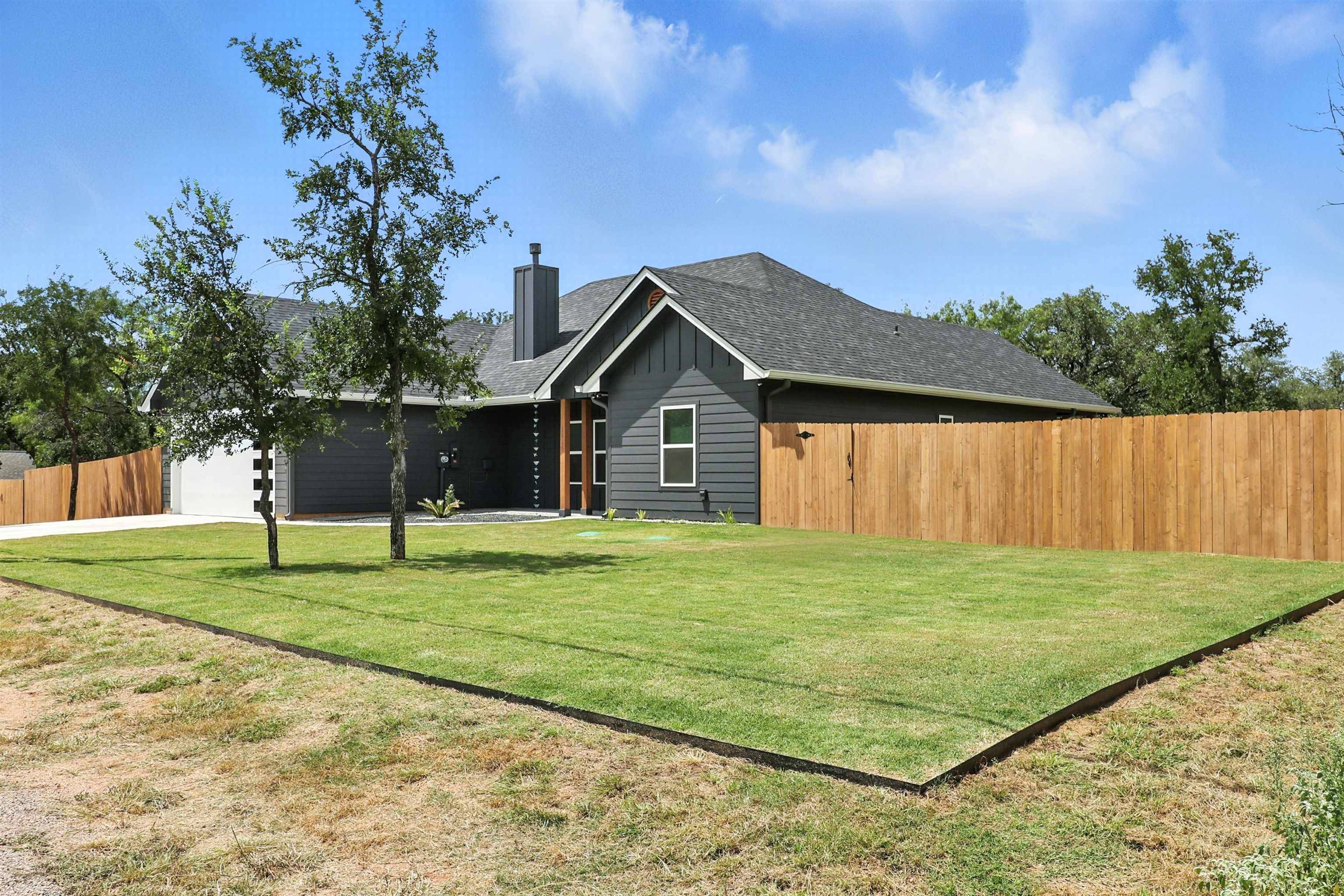 1515 Green Valley LN, Granite Shoals, TX 78654