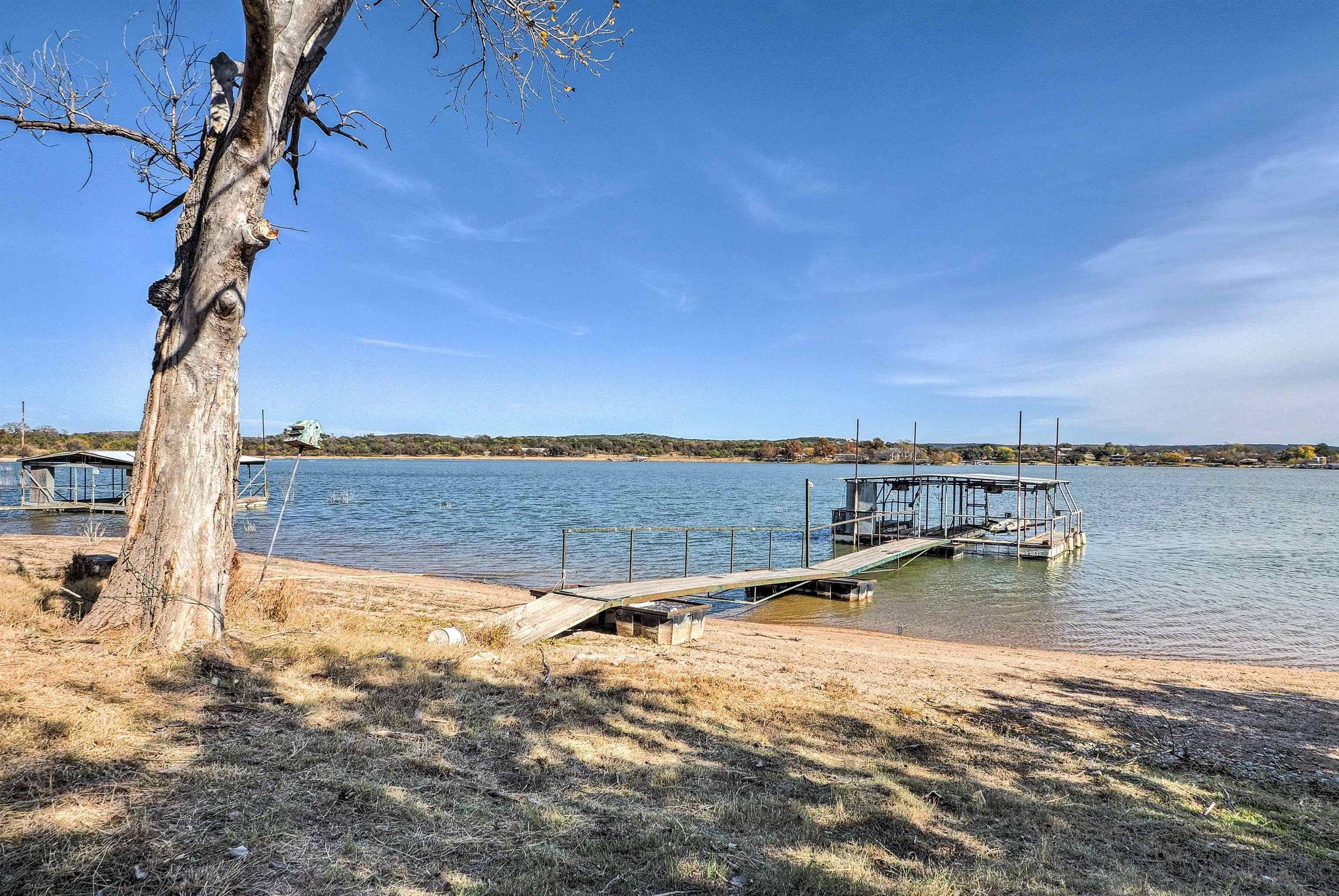 210 Lake Loop LOOP, Tow, TX 78672