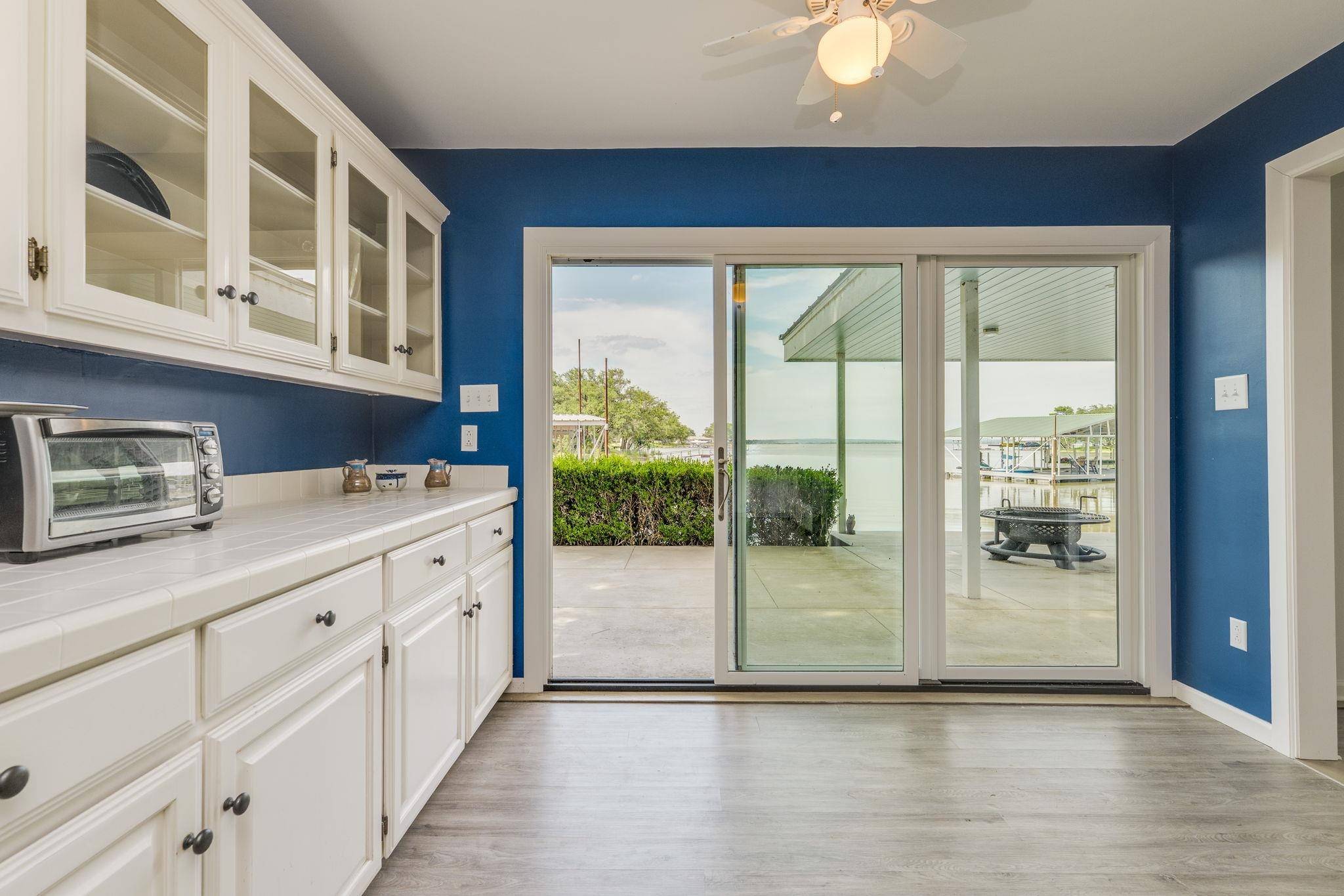 214 Island Lodges Dr, Buchanan Dam, TX 78609