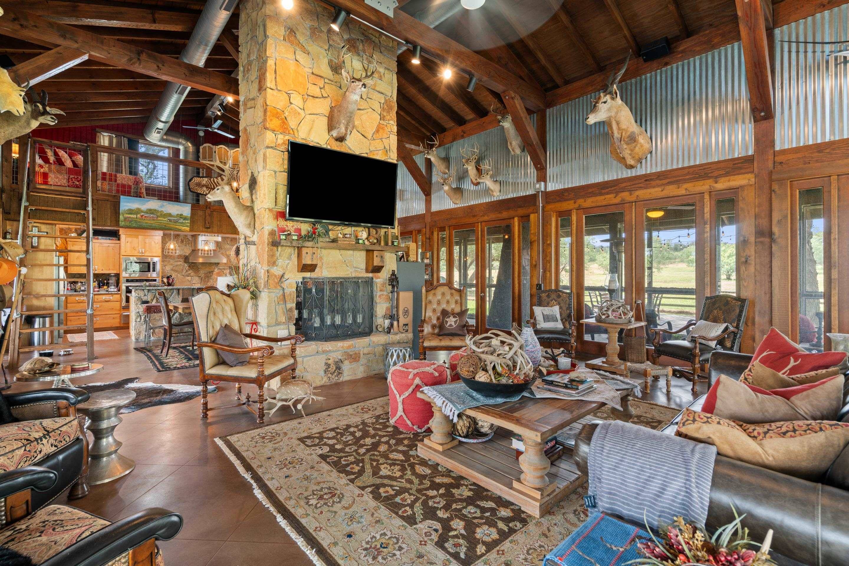 24434 E HWY 71 HWY, Horseshoe Bay, TX 78657