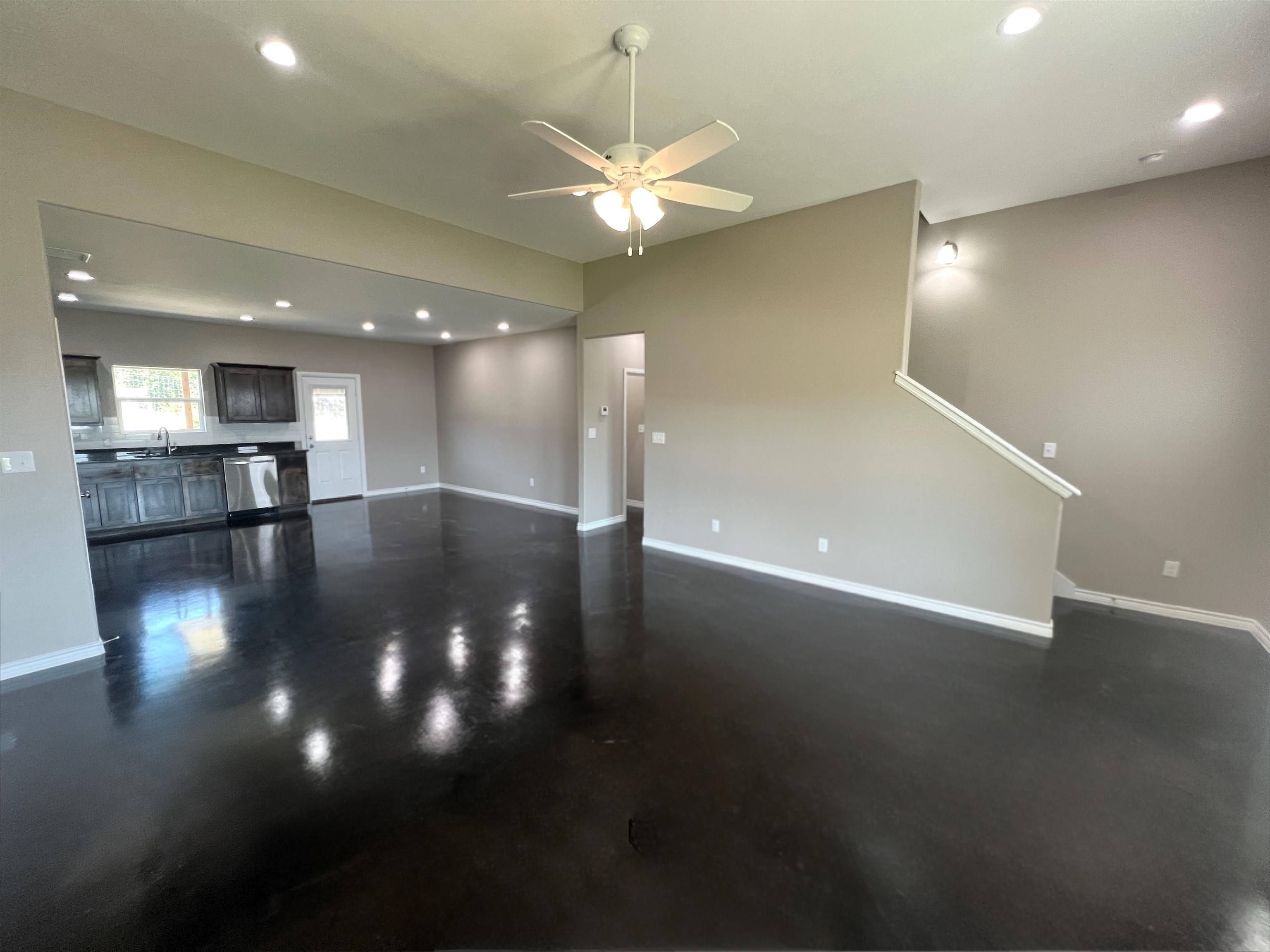 1218 Stone Valley Dr, Lampasas, TX 76550
