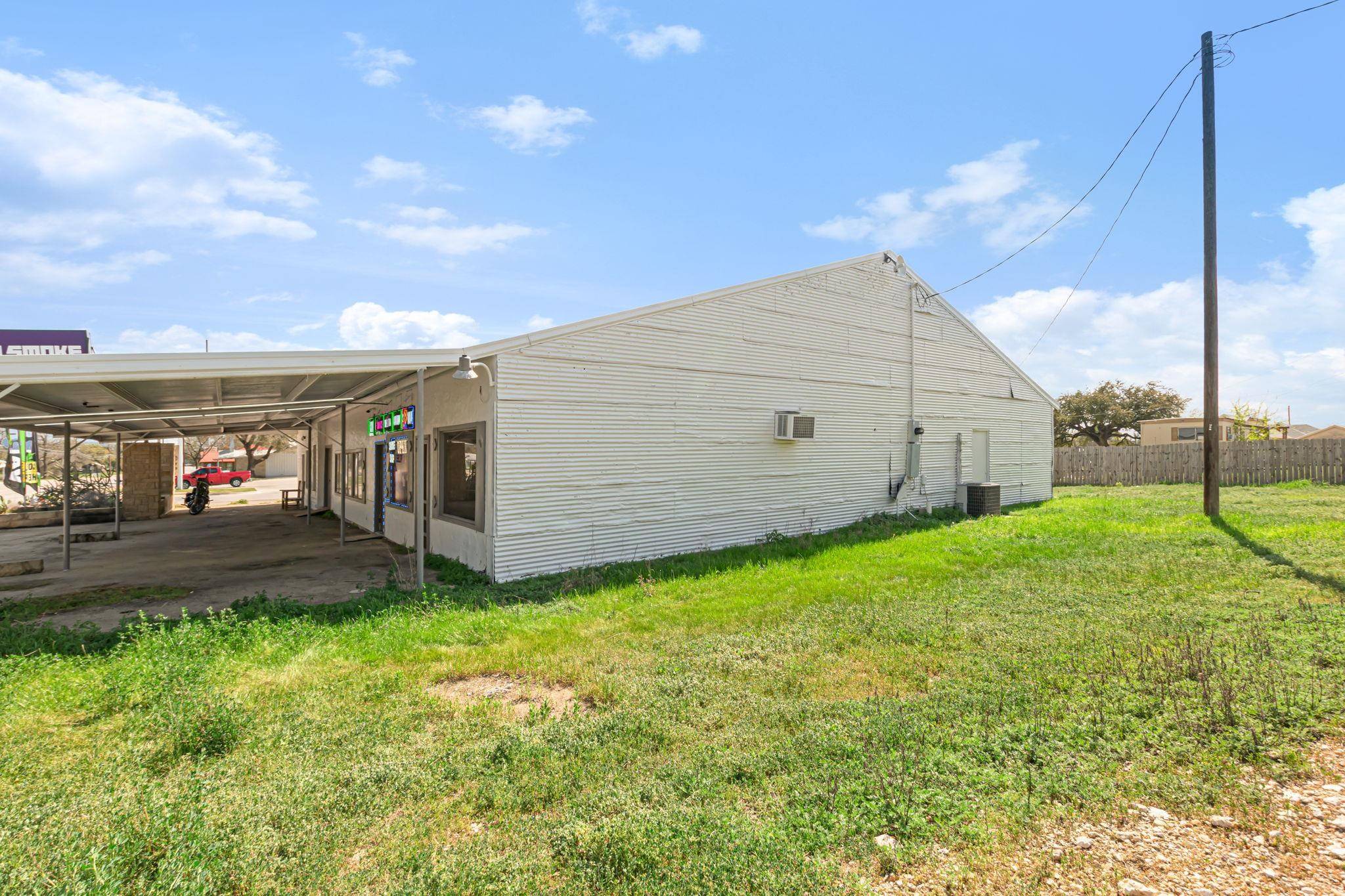 106 S 4Th St, Lometa, TX 76853