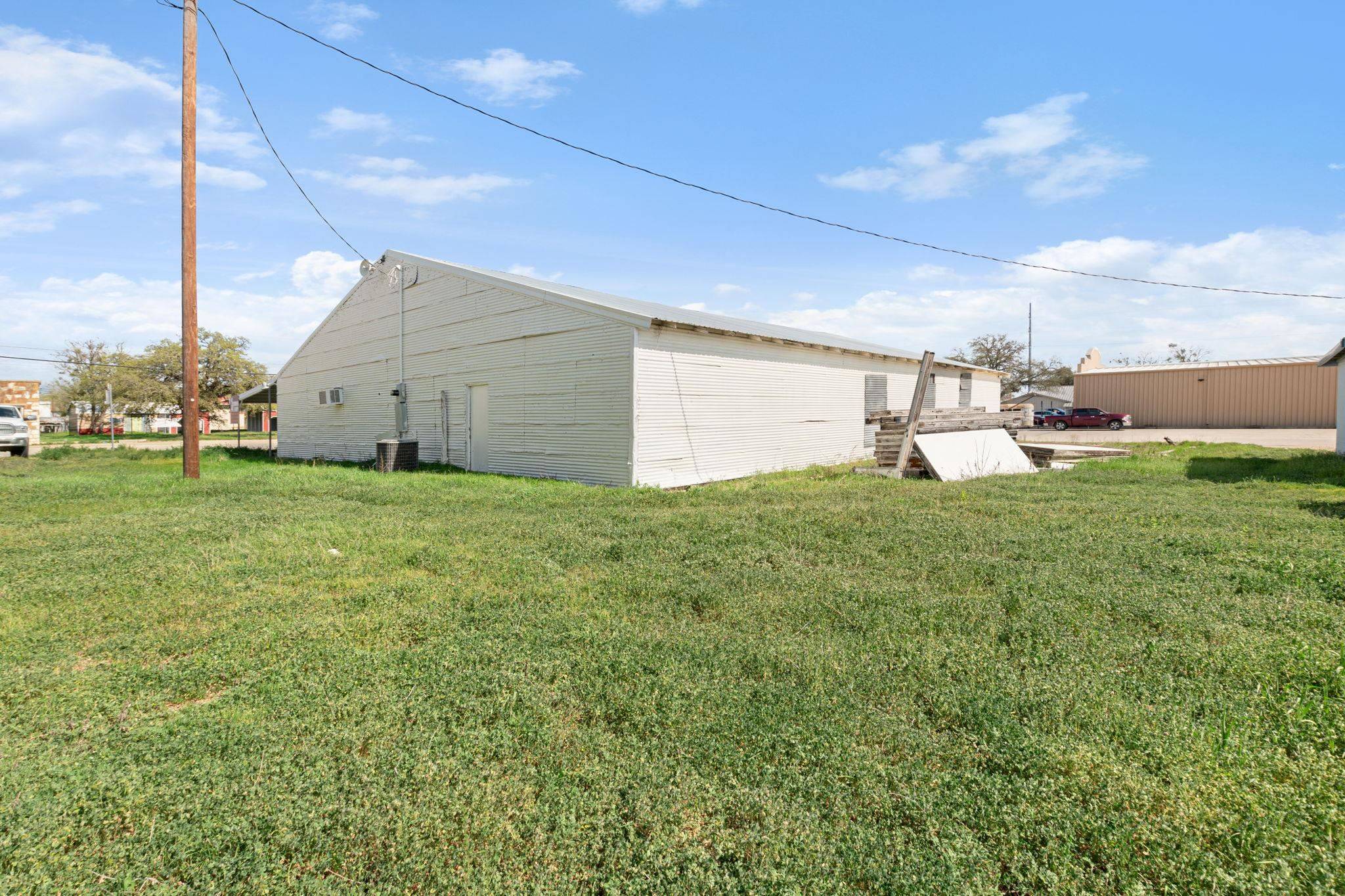 106 S 4Th St, Lometa, TX 76853