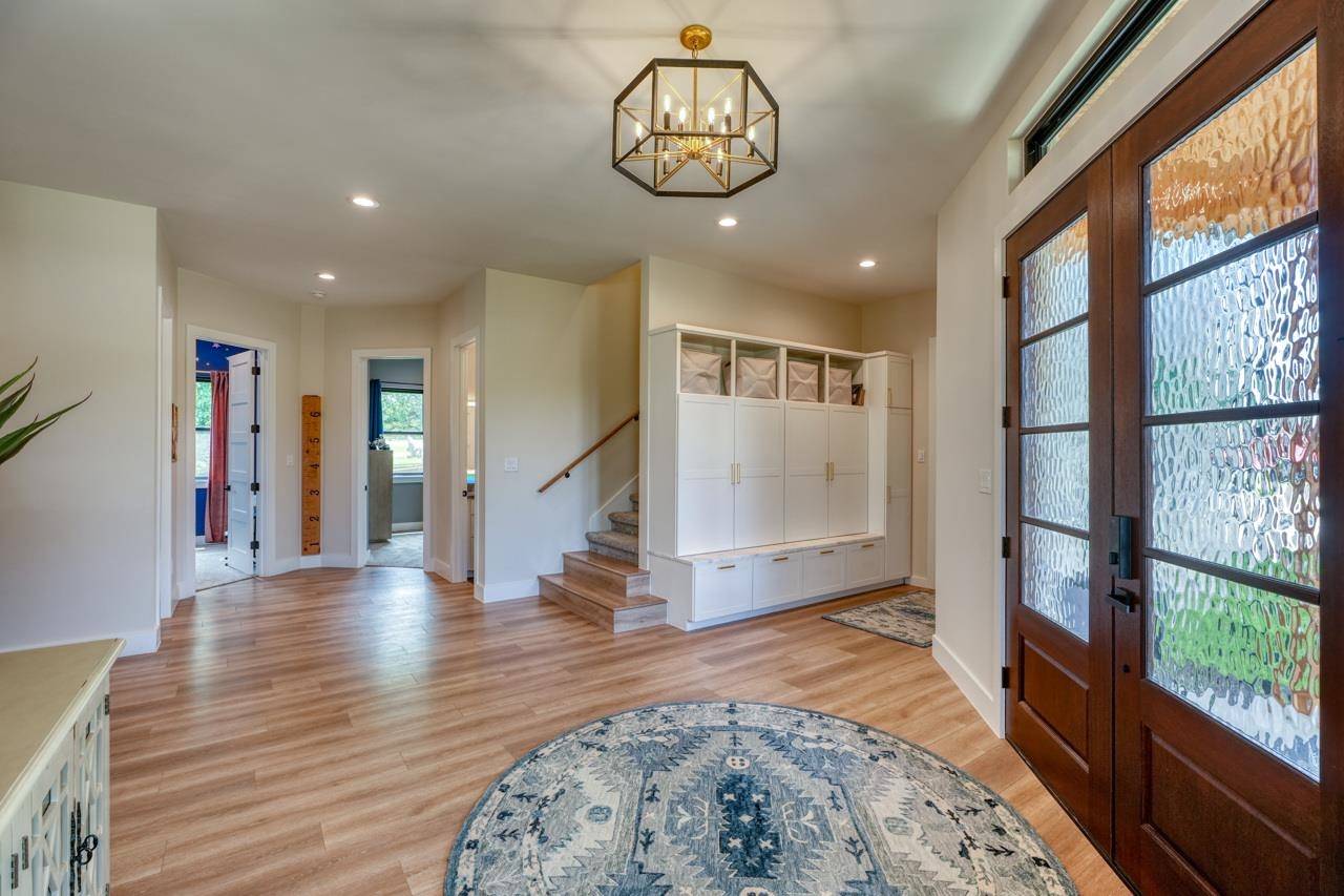 214 Stonehenge Way, Marble Falls, TX 78654