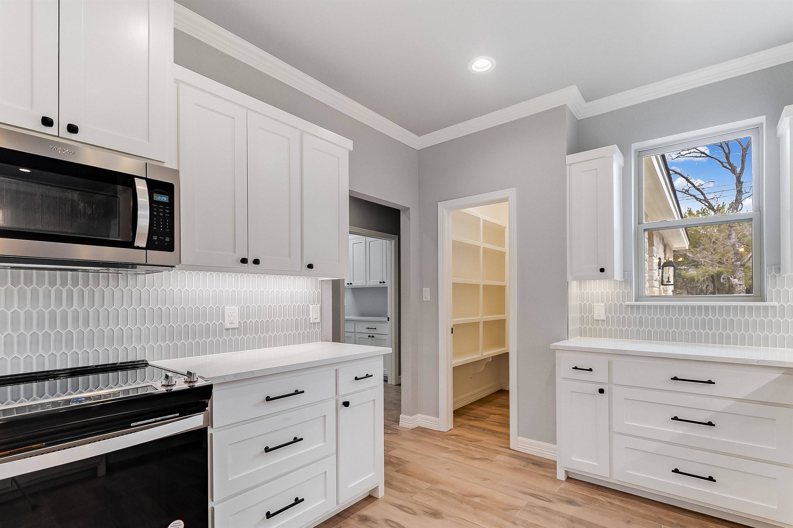 914 W Oakridge DR, Marble Falls, TX 78654