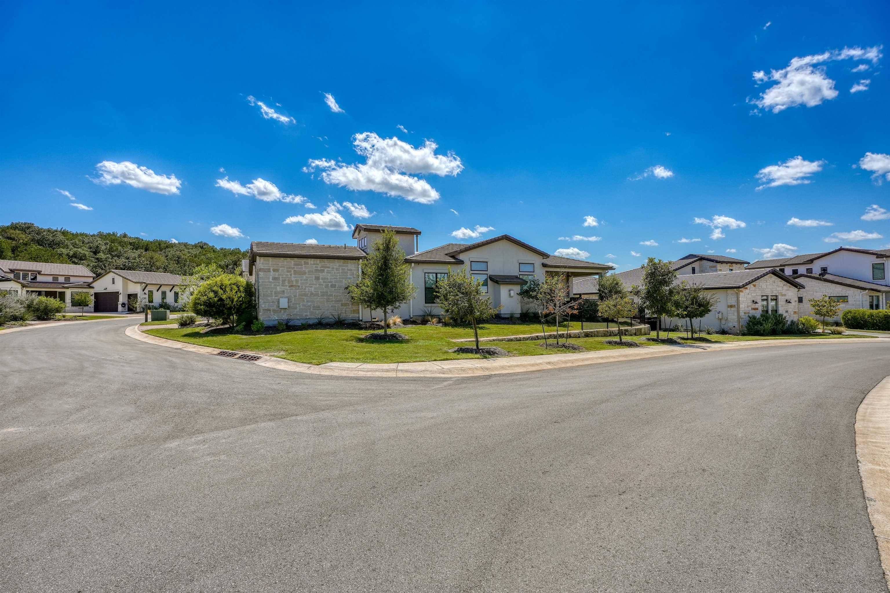 100 Rivalto DR, Horseshoe Bay, TX 78657