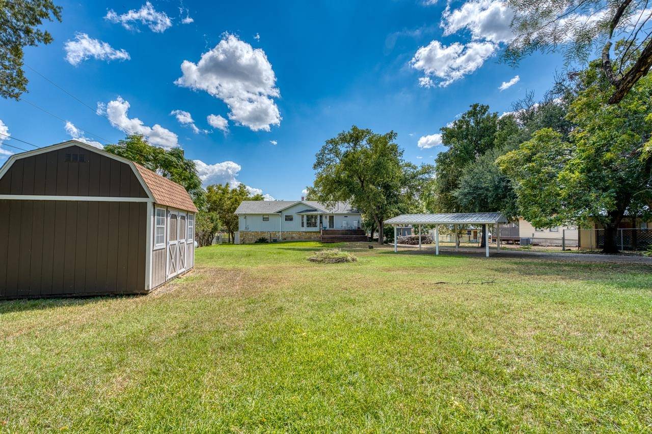 303 Granite Shoals LN, Sunrise Beach, TX 78643