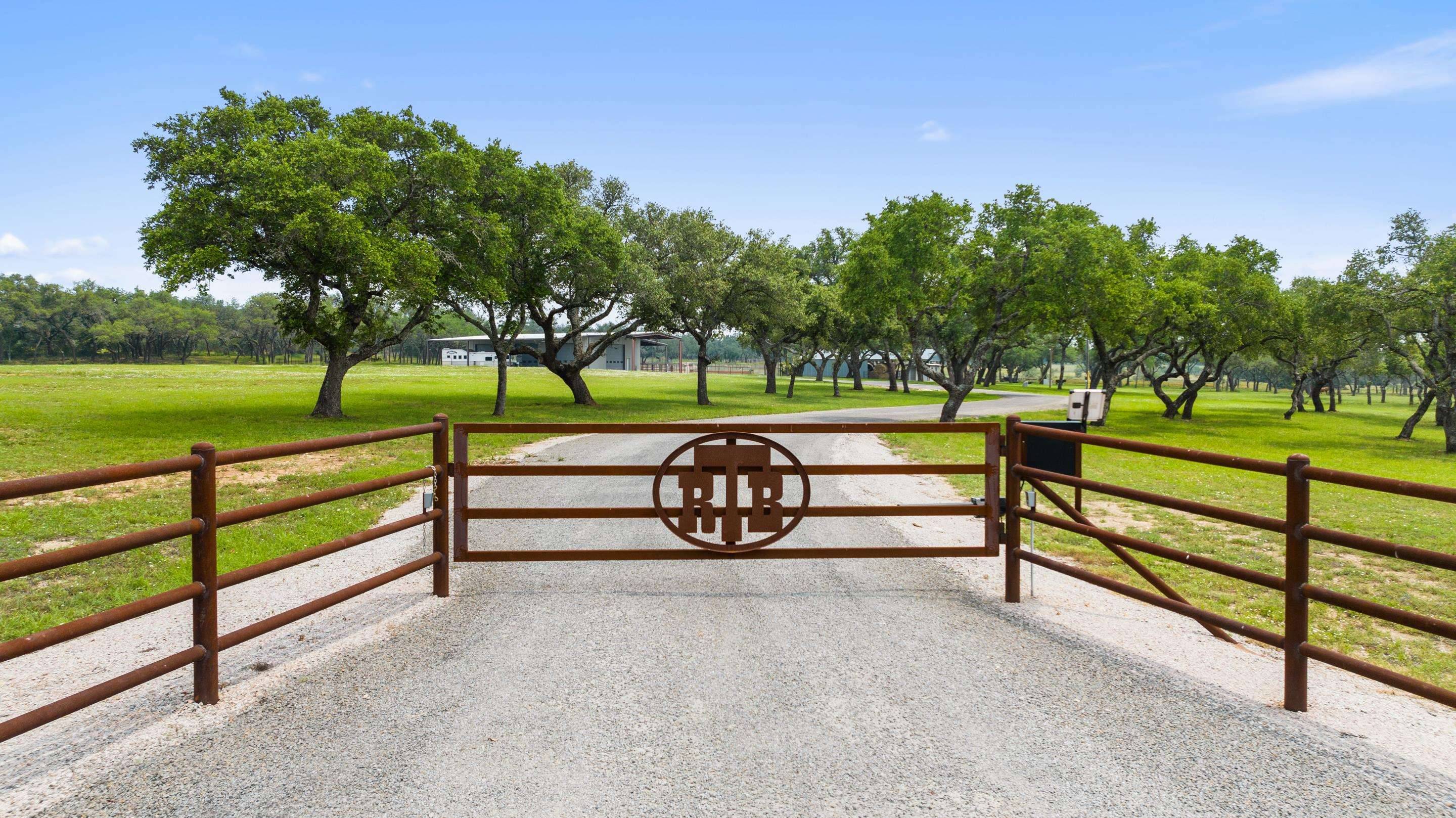 3431 Klett Ranch RD, Johnson City, TX 78636