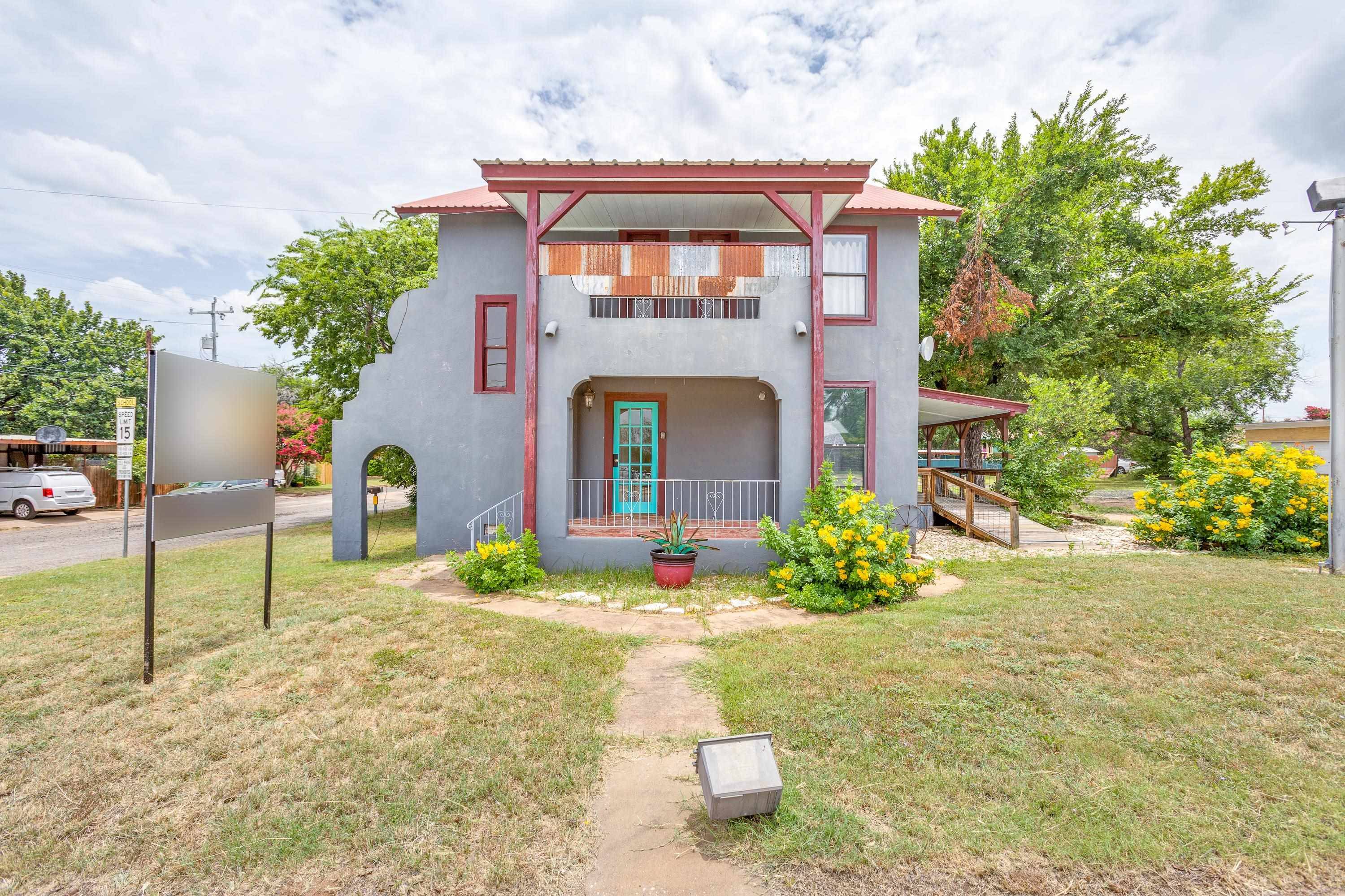1600 Ford ST, Llano, TX 78643