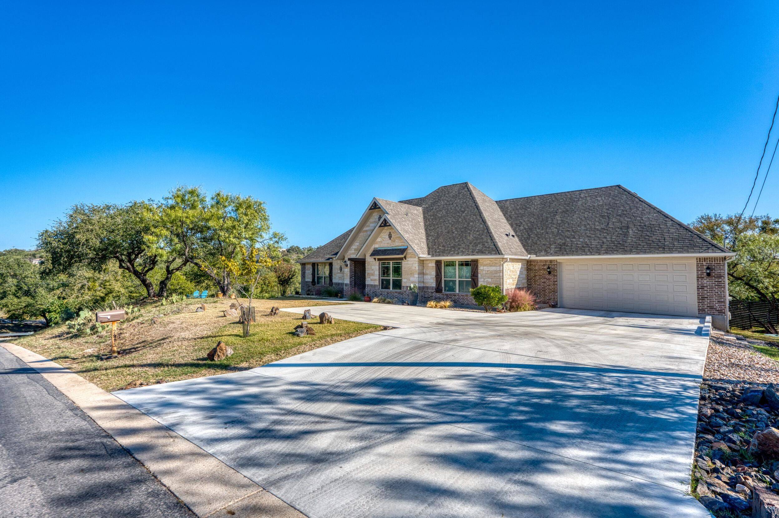 2913 Blue Lake Dr., Horseshoe Bay, TX 78657