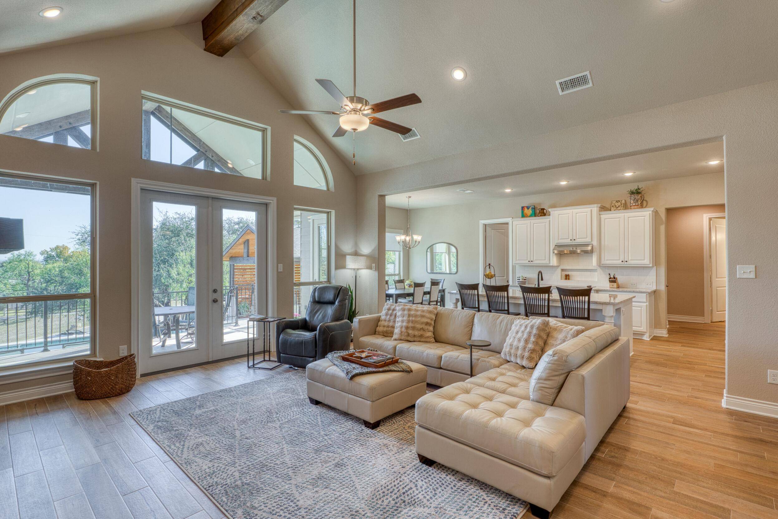2913 Blue Lake Dr., Horseshoe Bay, TX 78657