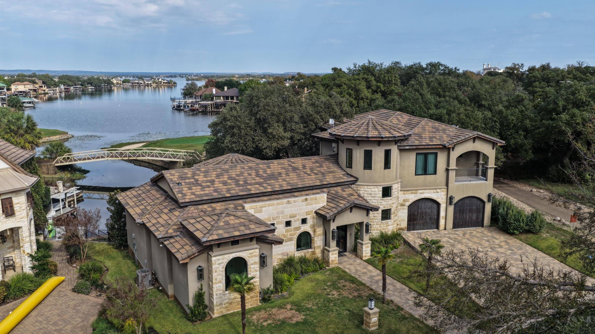 901 SUN RAY, Horseshoe Bay, TX 78657-0000