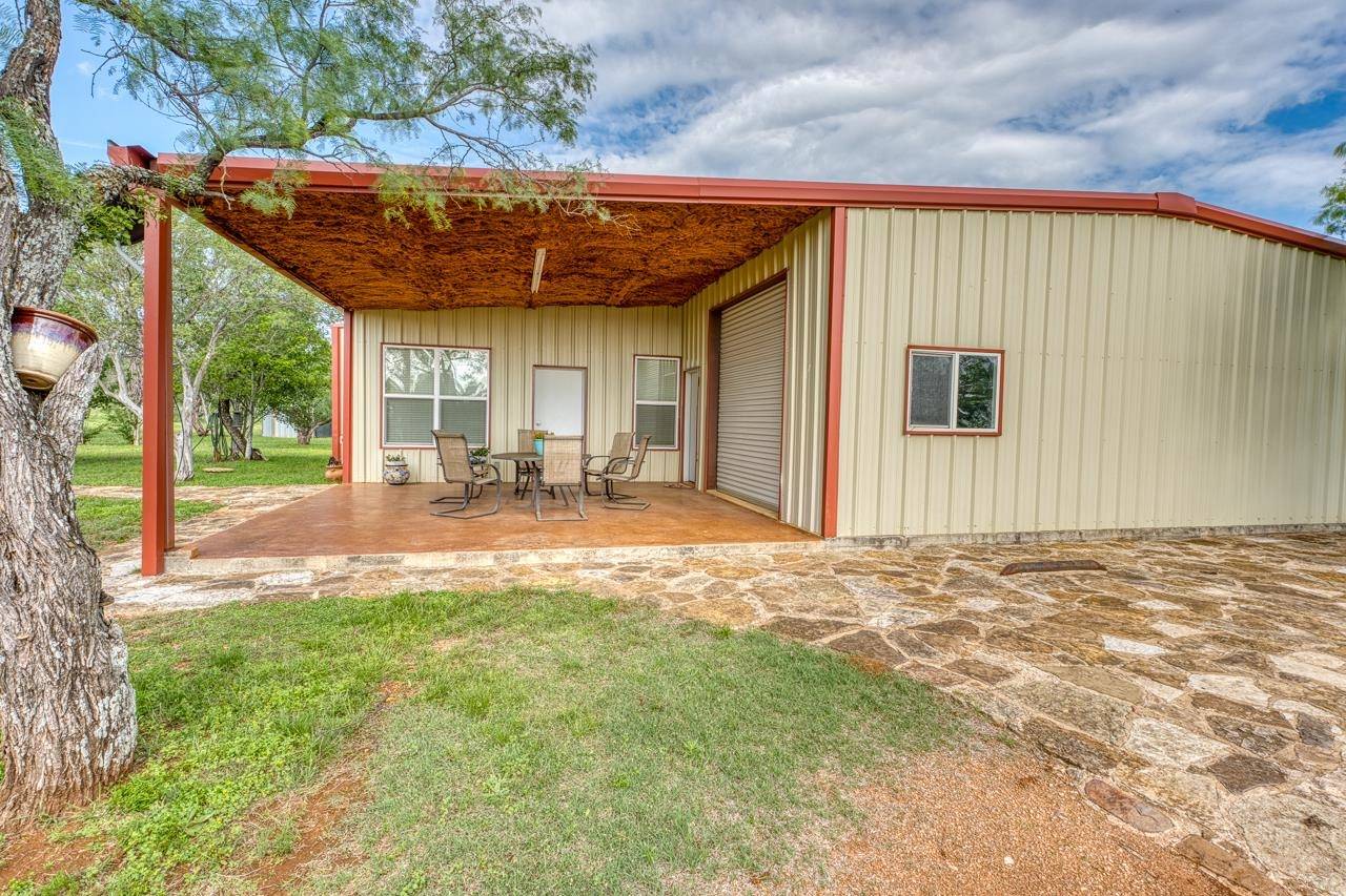 948 County Road 314, Llano, TX 78643