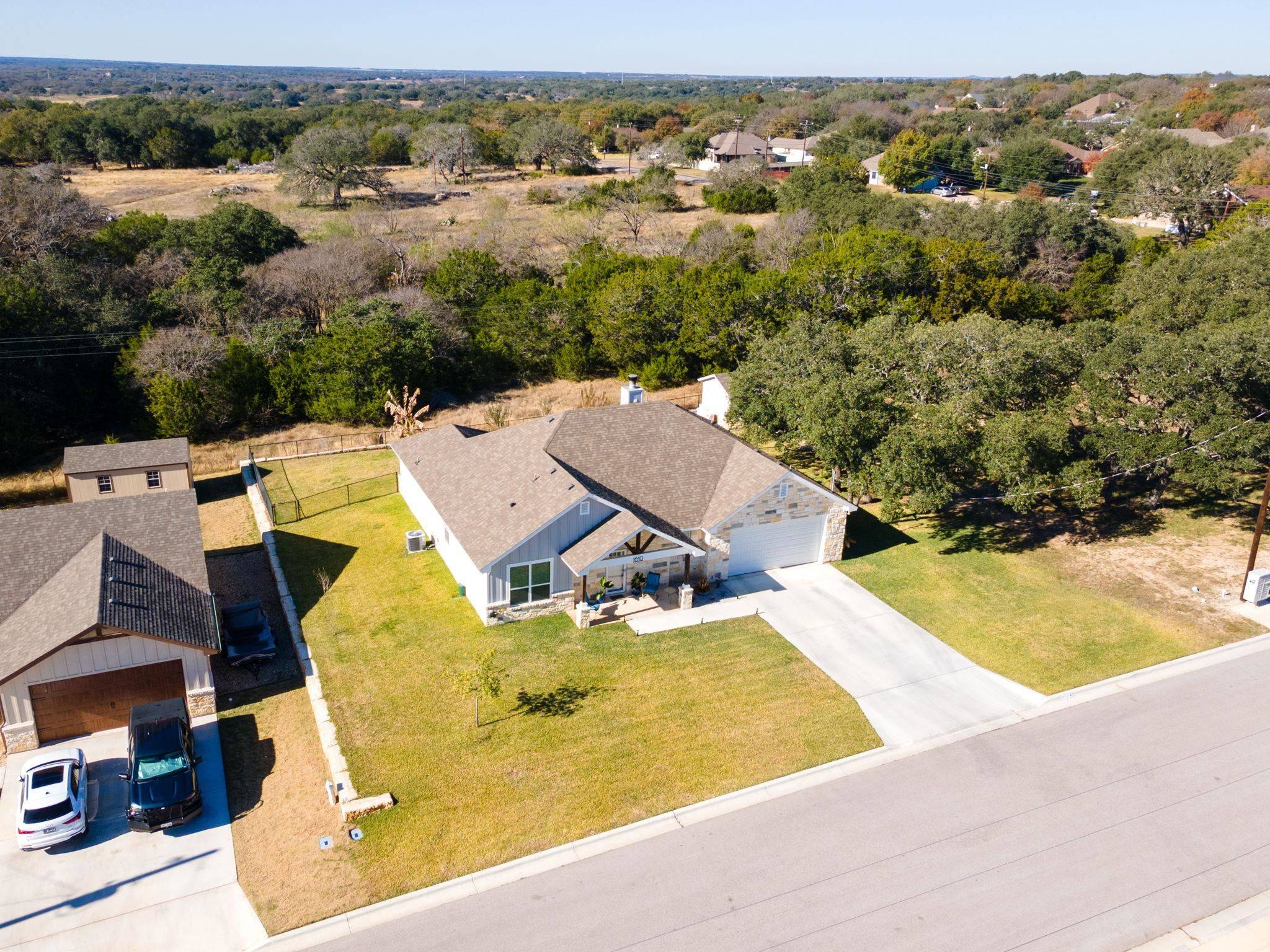 1610 Badger LN, Lampasas, TX 76550