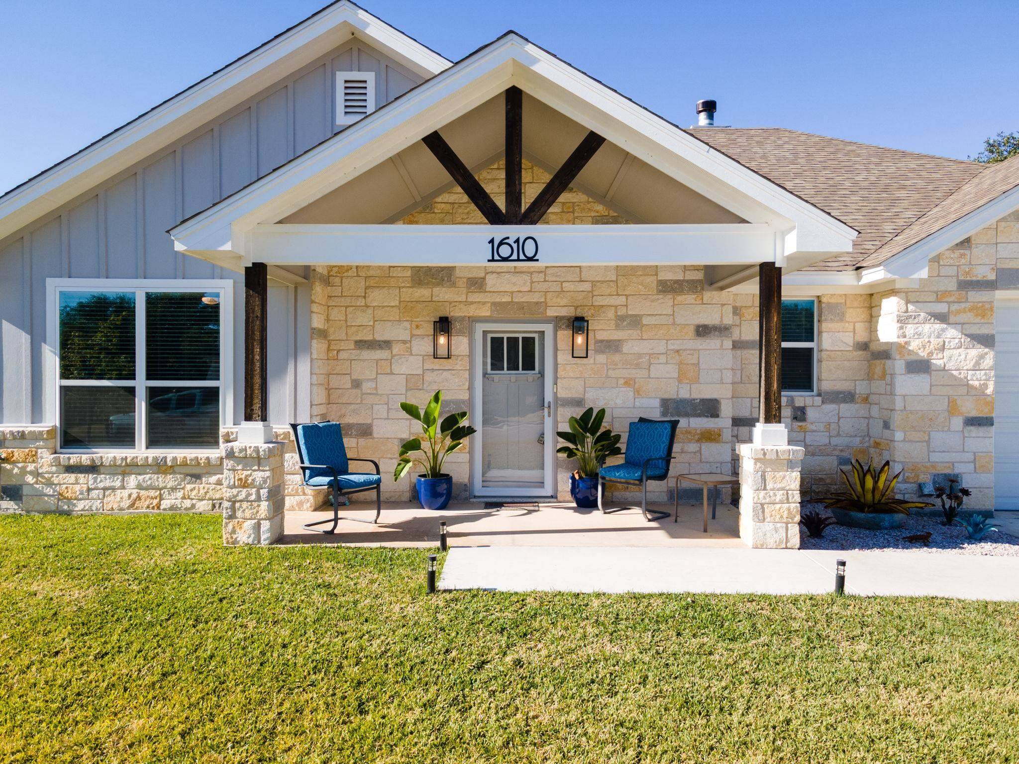 1610 Badger LN, Lampasas, TX 76550
