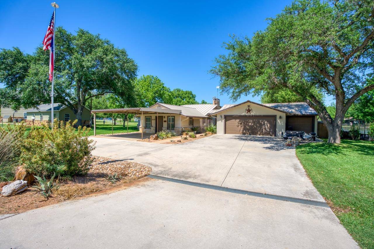213 Lakeview, Sunrise Beach, TX 78643