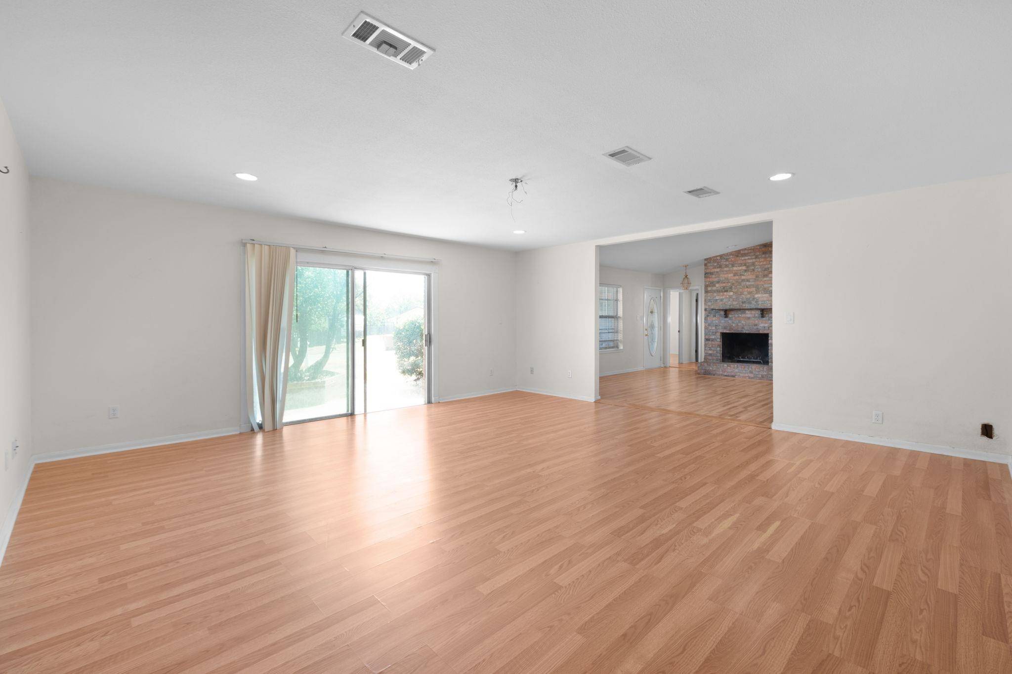 2025 Forest TRL, Kingsland, TX 78639