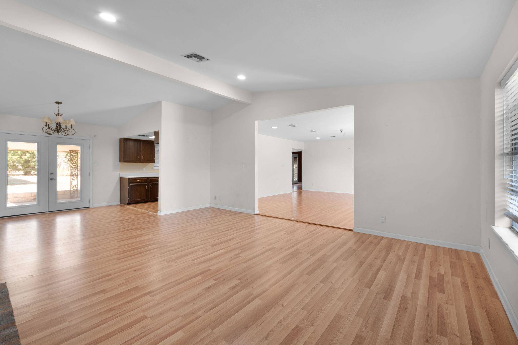 2025 Forest TRL, Kingsland, TX 78639