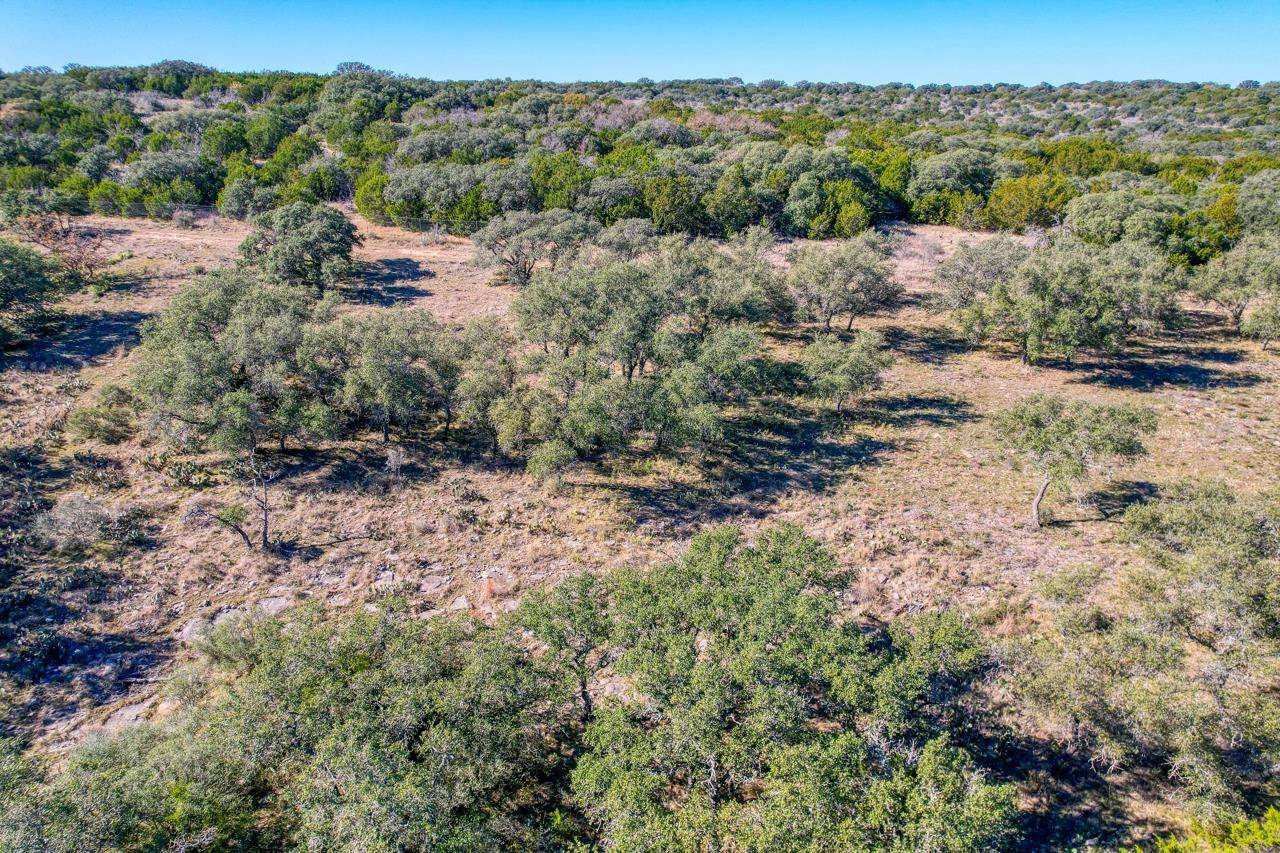 415 Longview LN, Pontotoc, TX 76877