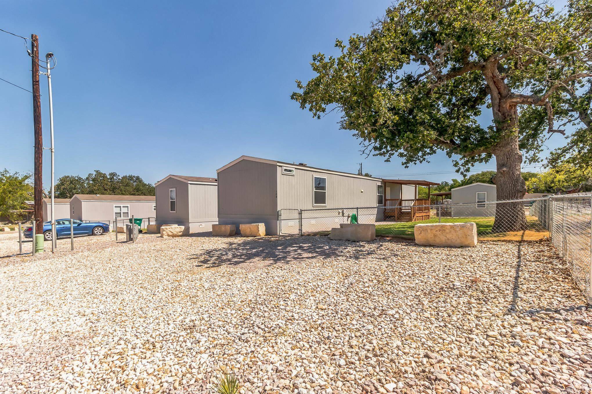 105 E Briar DR, Granite Shoals, TX 78654