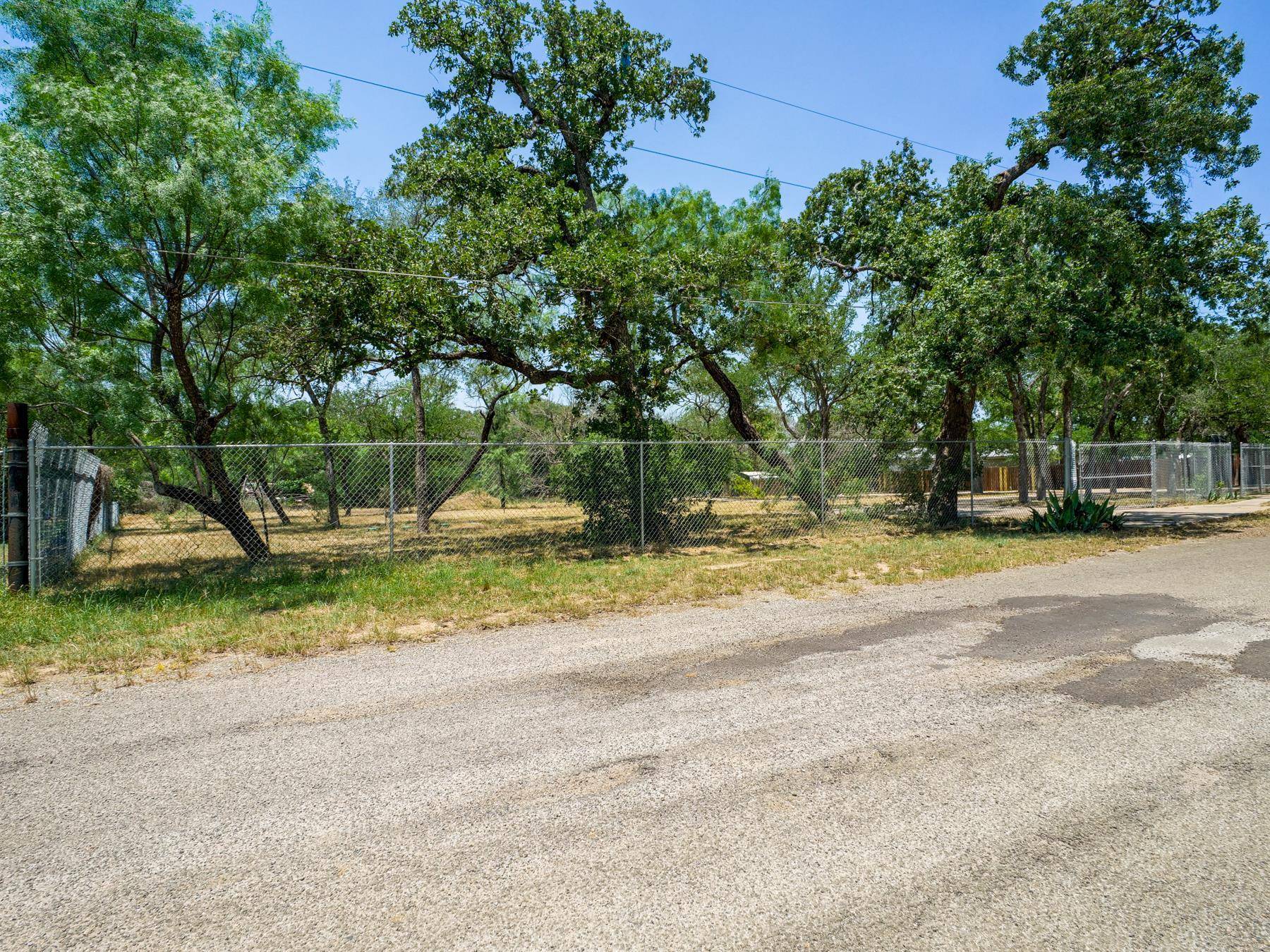 2805 Kingdom Drive, Granite Shoals, TX 78654