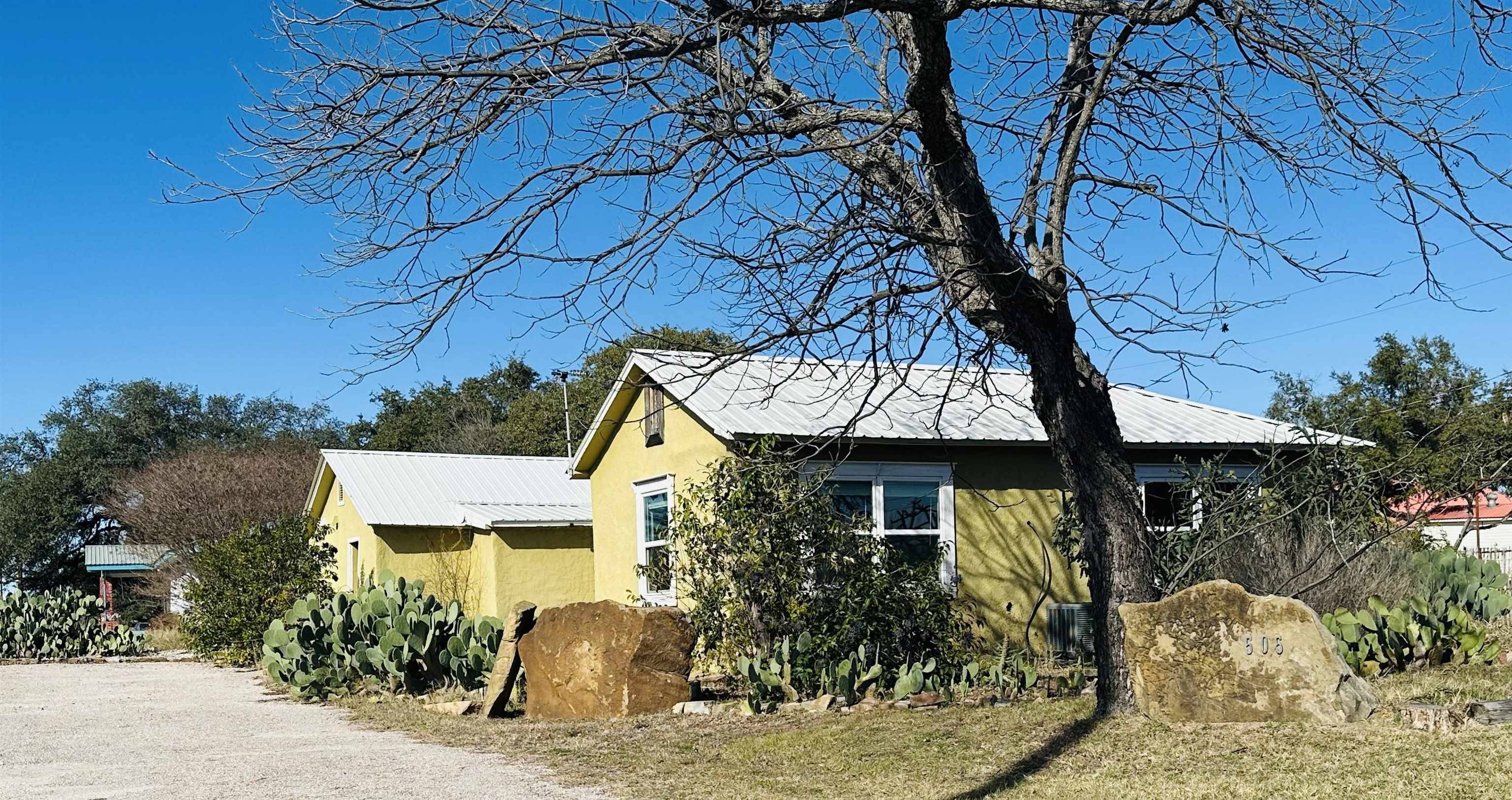 505 S 4Th ST, Lometa, TX 76853