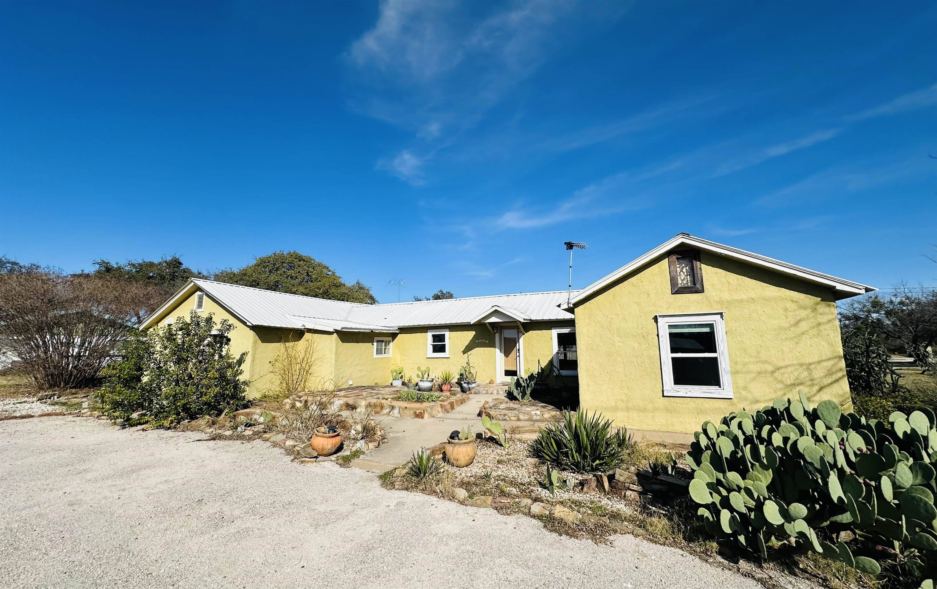 505 S 4Th ST, Lometa, TX 76853