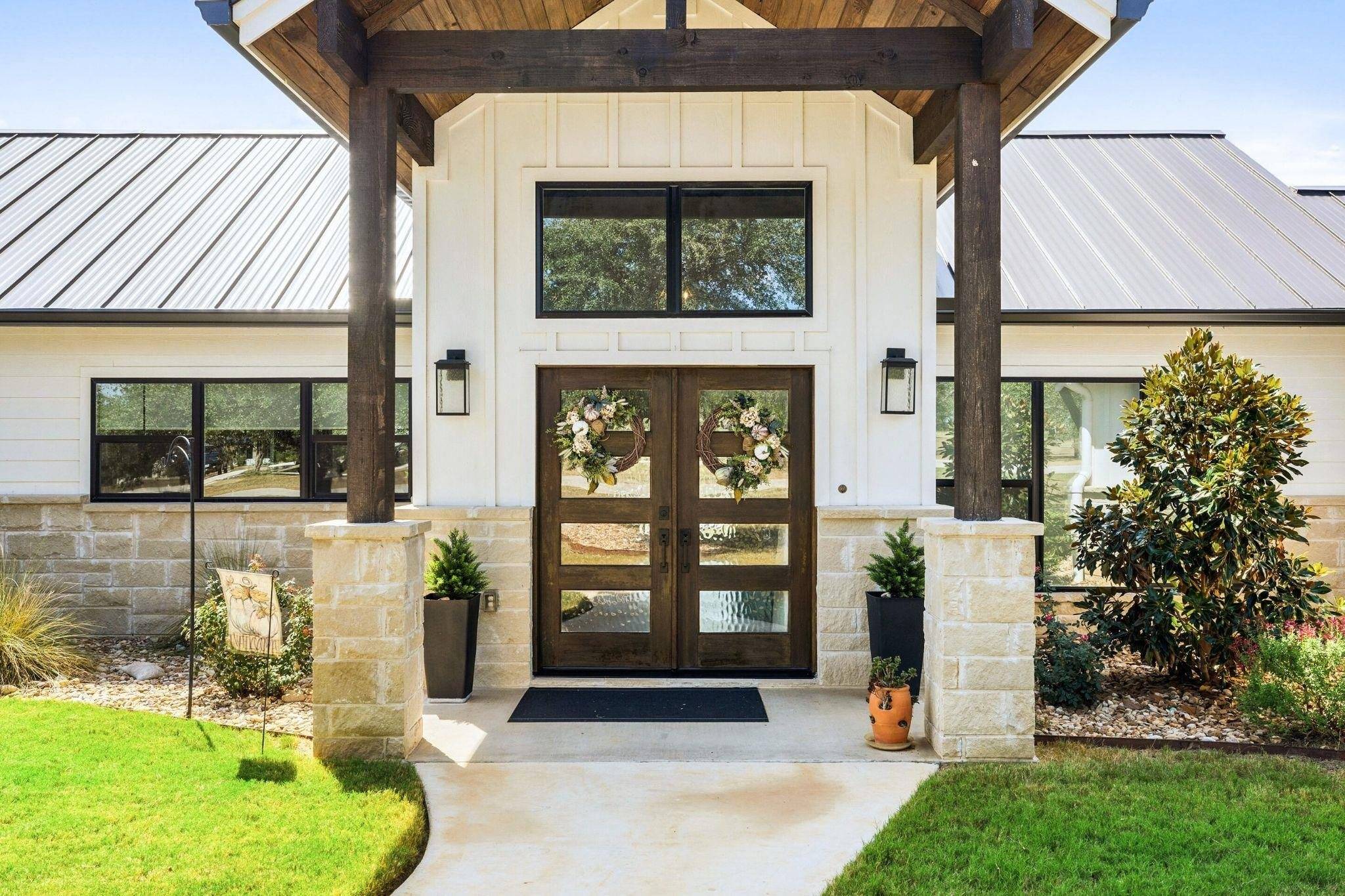 338 Morning Dew DR, Round Mountain, TX 78663