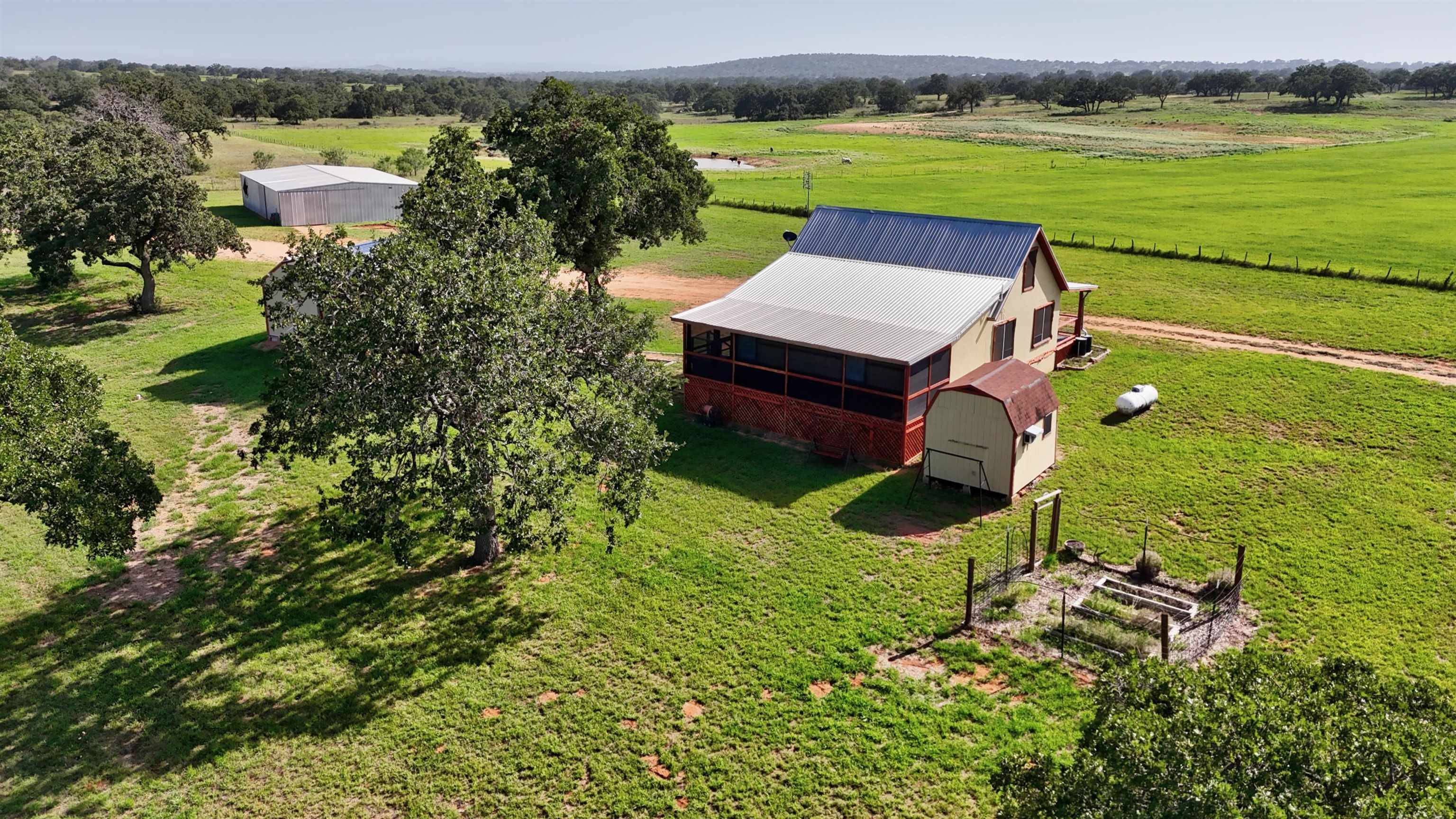 8653 N State Highway 16, Llano, TX 78643