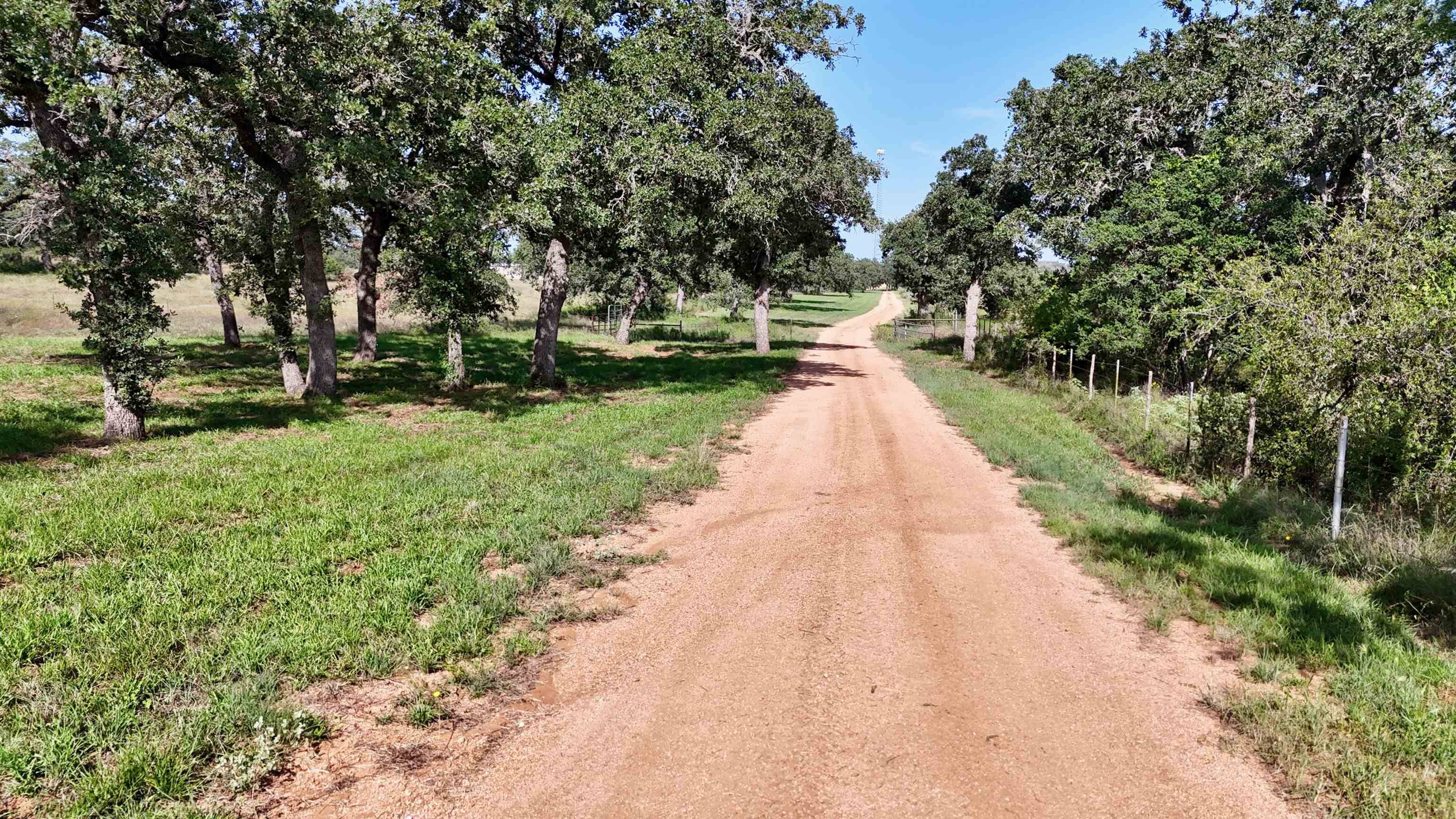 8653 N State Highway 16, Llano, TX 78643