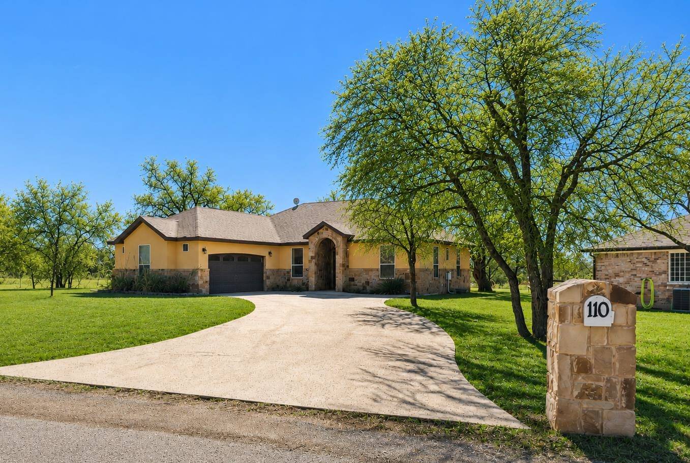 110 Chaumont, Kingsland, TX 78639