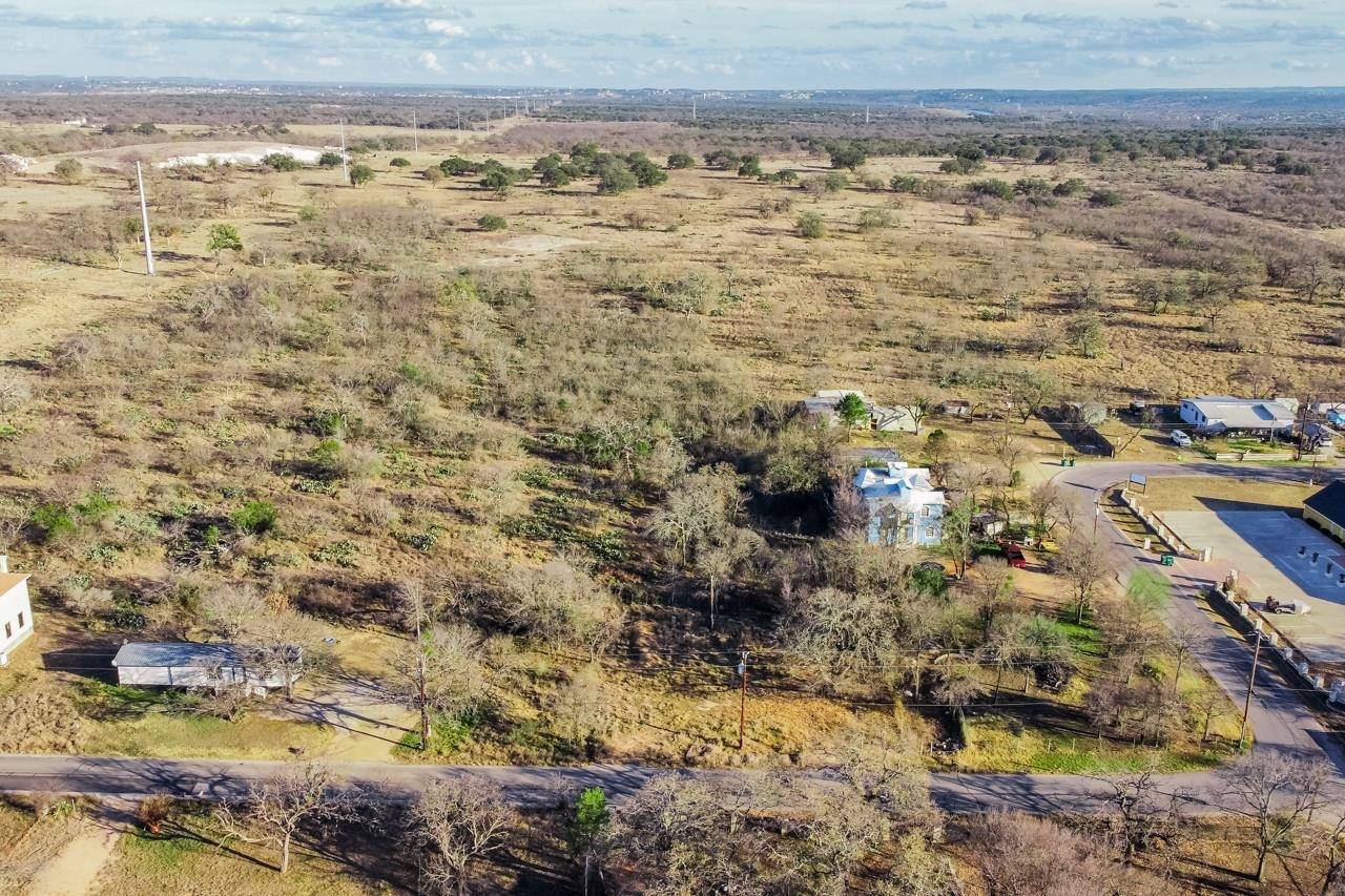 2802 Valley View LN, Granite Shoals, TX 78654