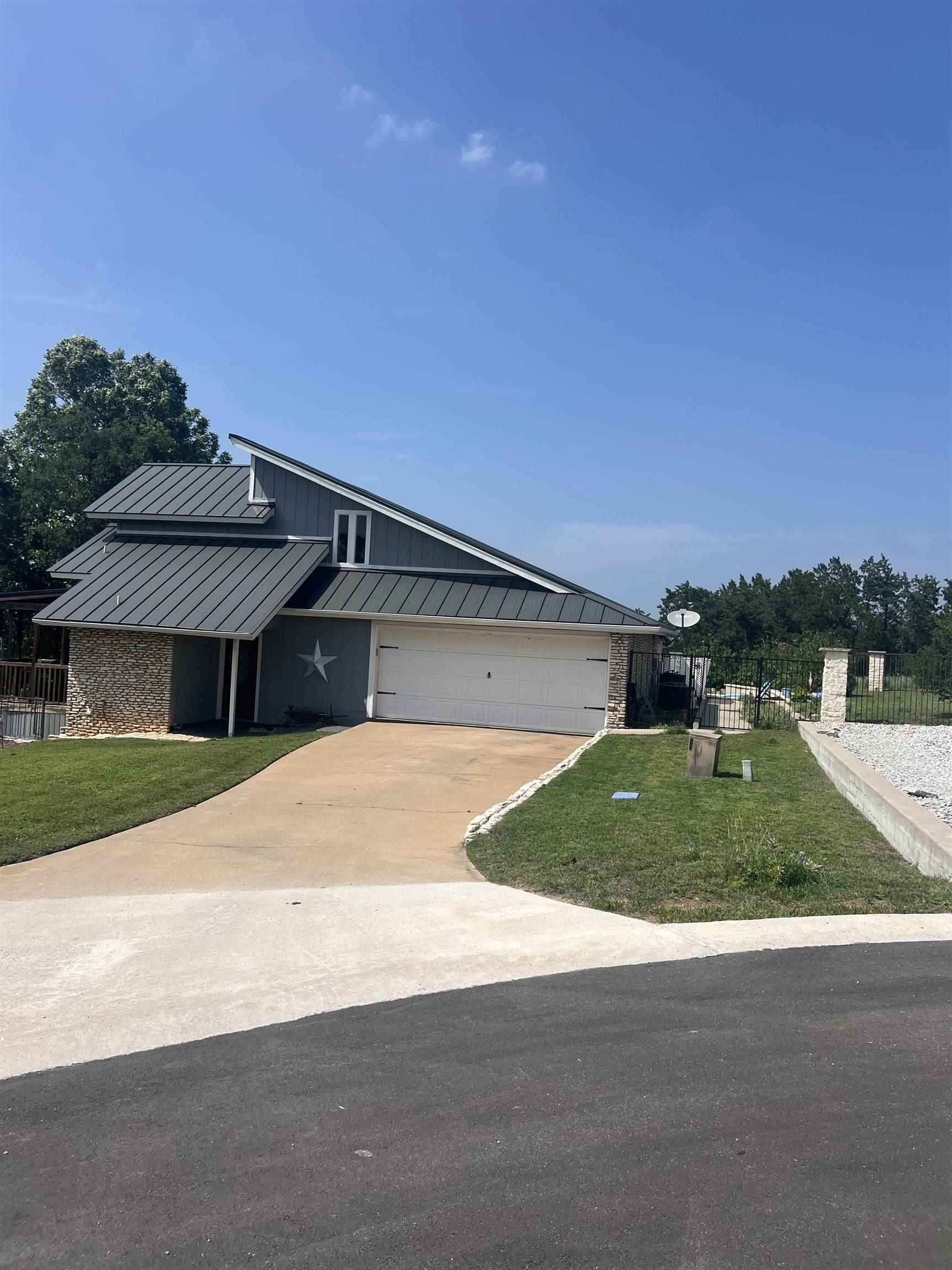110 Prairie, Horseshoe Bay, TX 78657-6149