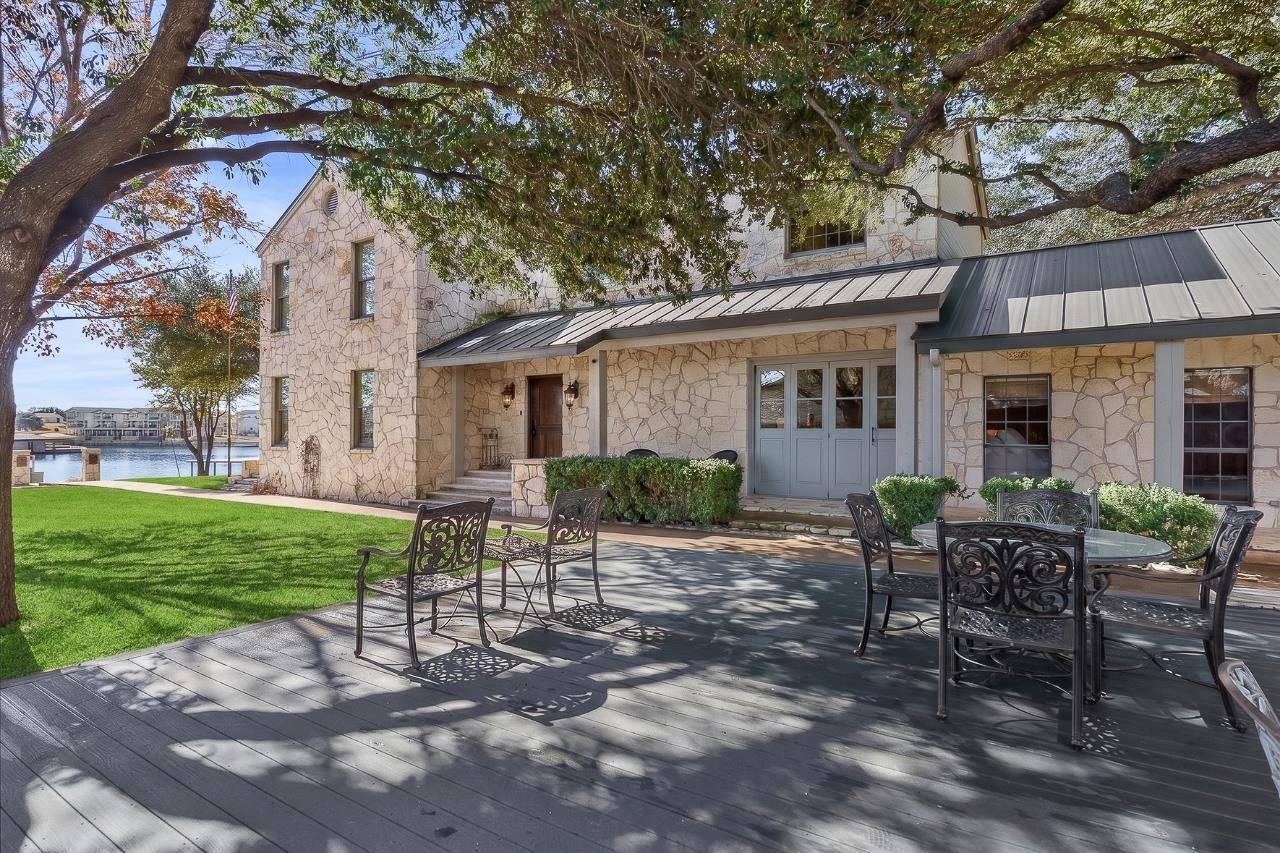 135 Perry Lane, Kingsland, TX 78639