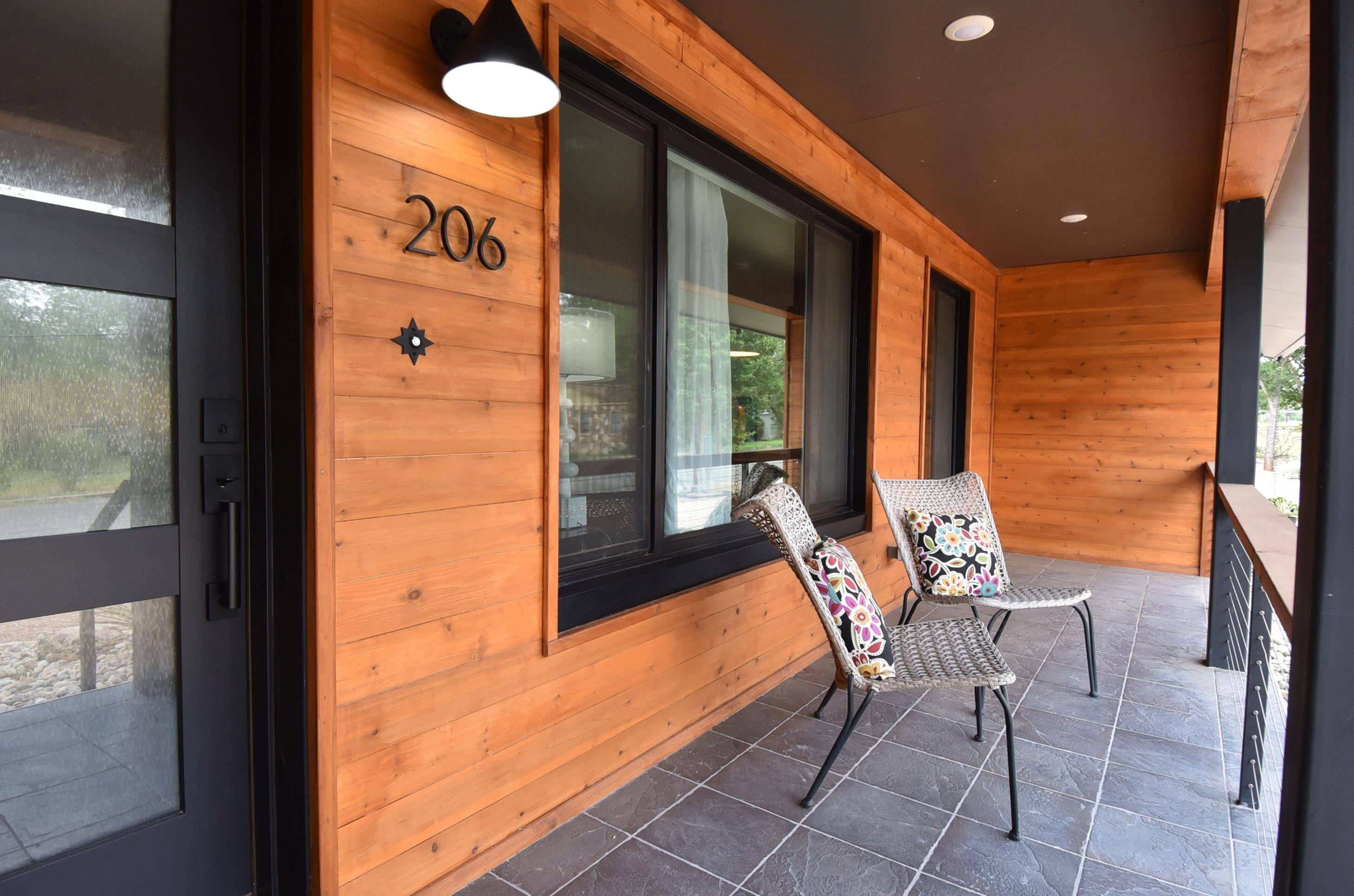 206 E Wallace ST, Llano, TX 78643