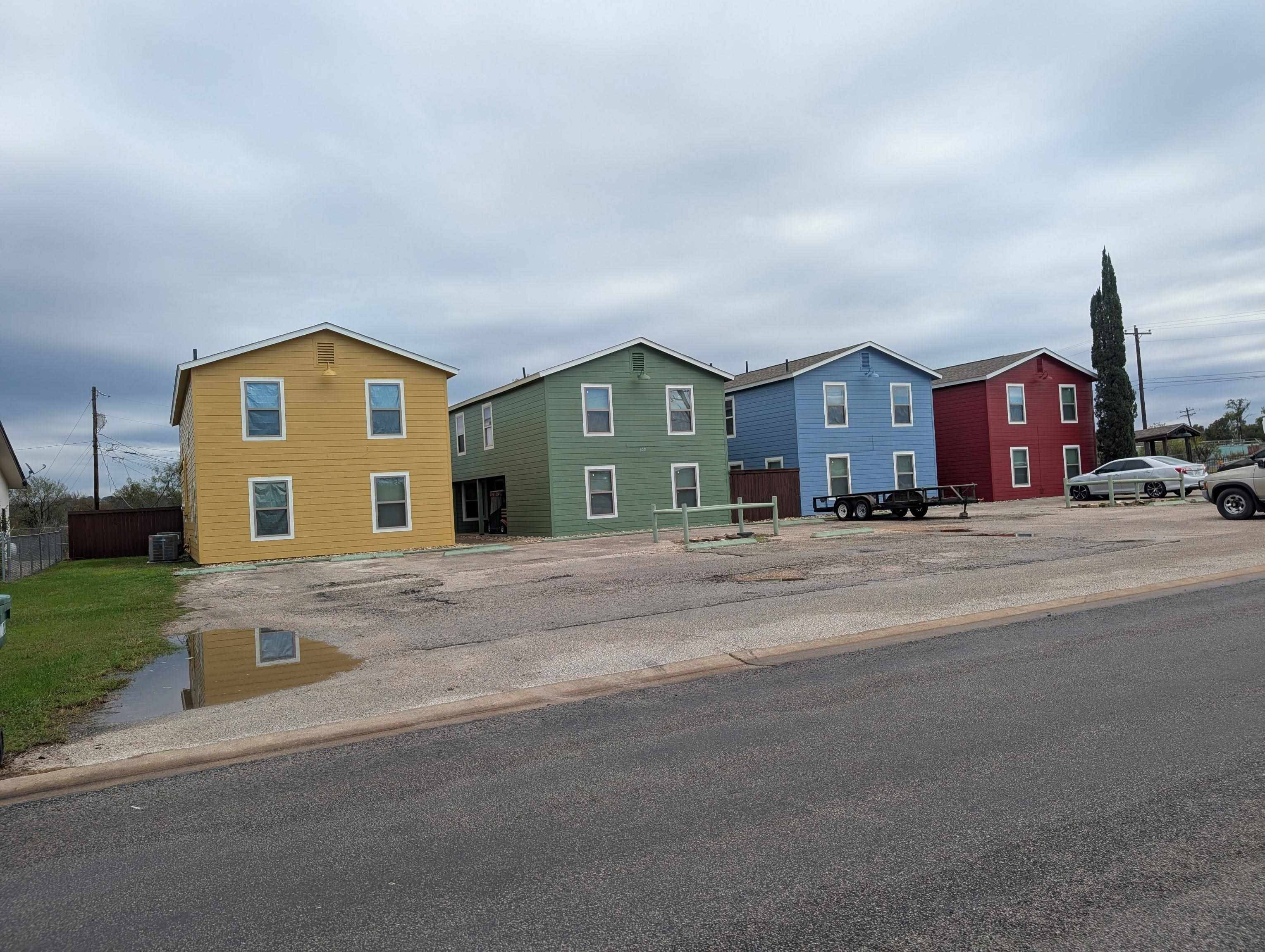 307,309,311,313 S Avenue S, Marble Falls, TX 78654