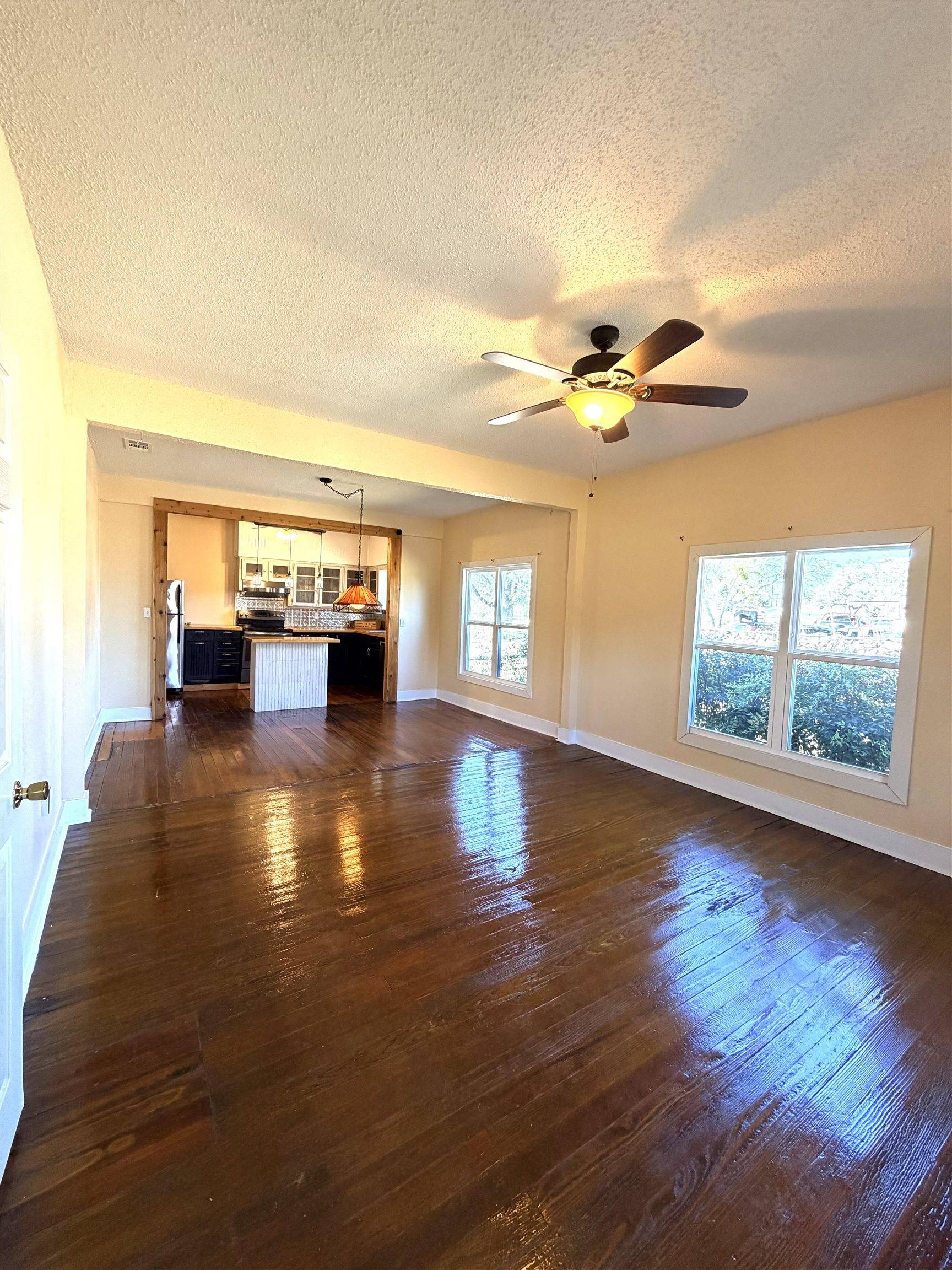 600 W Railway ST, Lometa, TX 76853